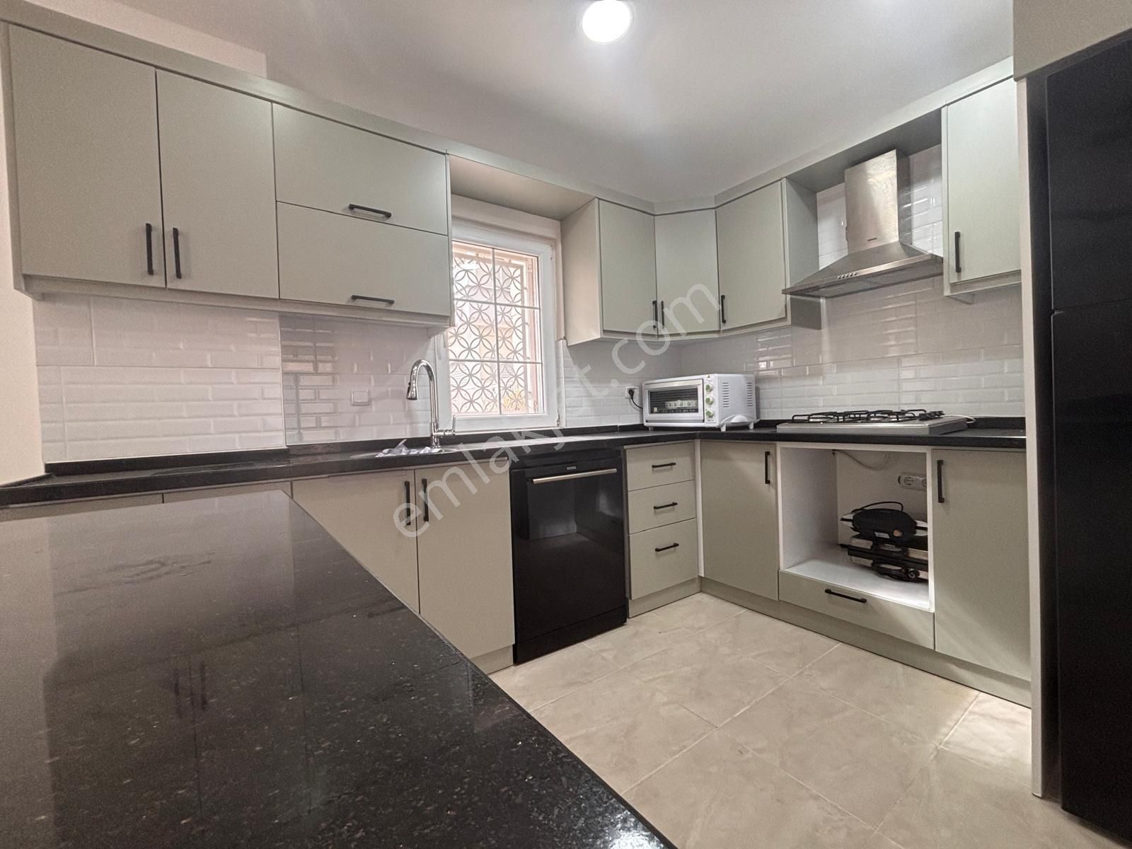 Altınkum Plajına 1 Km Müstakil Havuzlu 4+1 Lüks Villa - Görsel 5