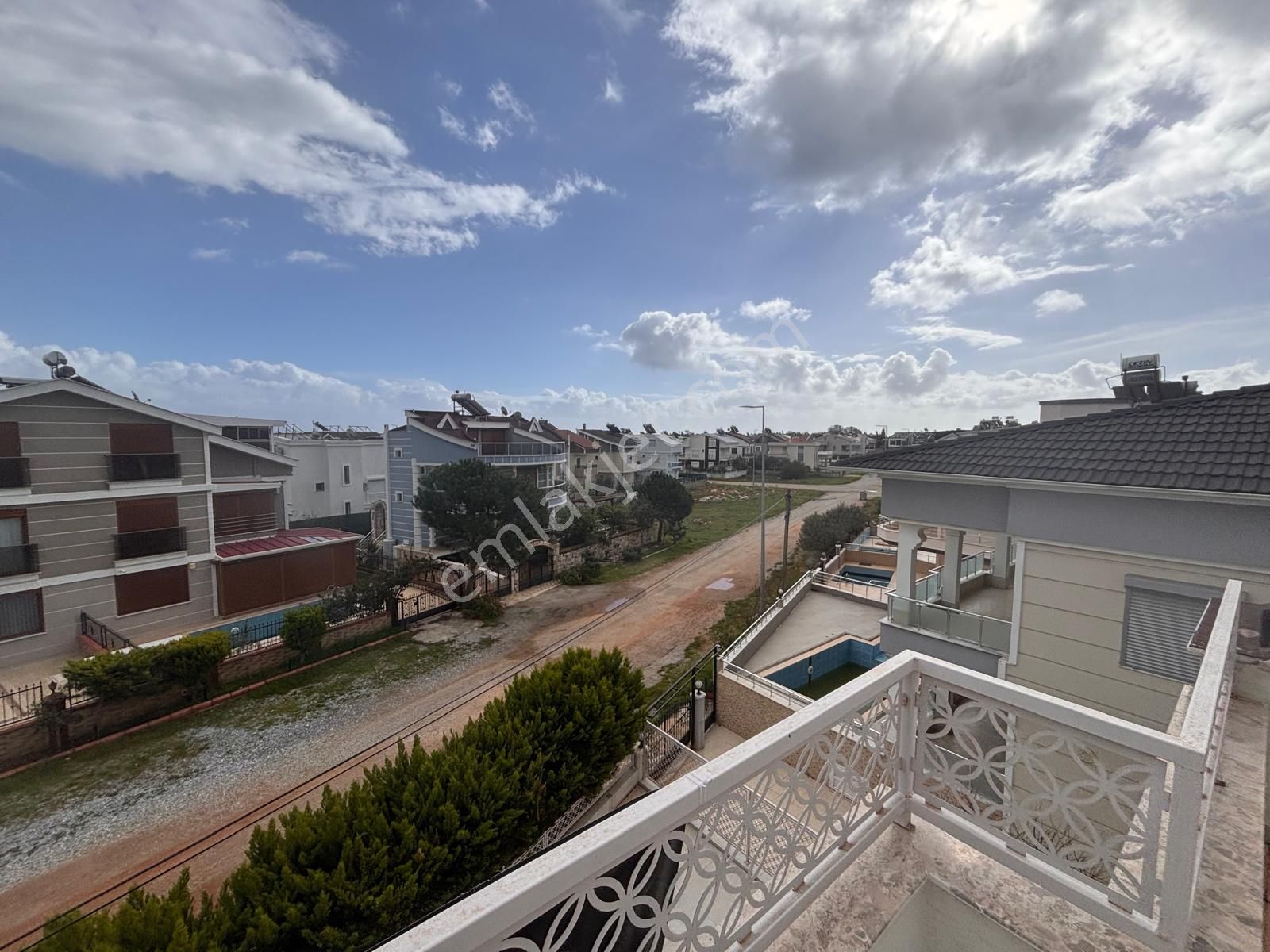 Altınkum Plajına 1 Km Müstakil Havuzlu 4+1 Lüks Villa - Görsel 32