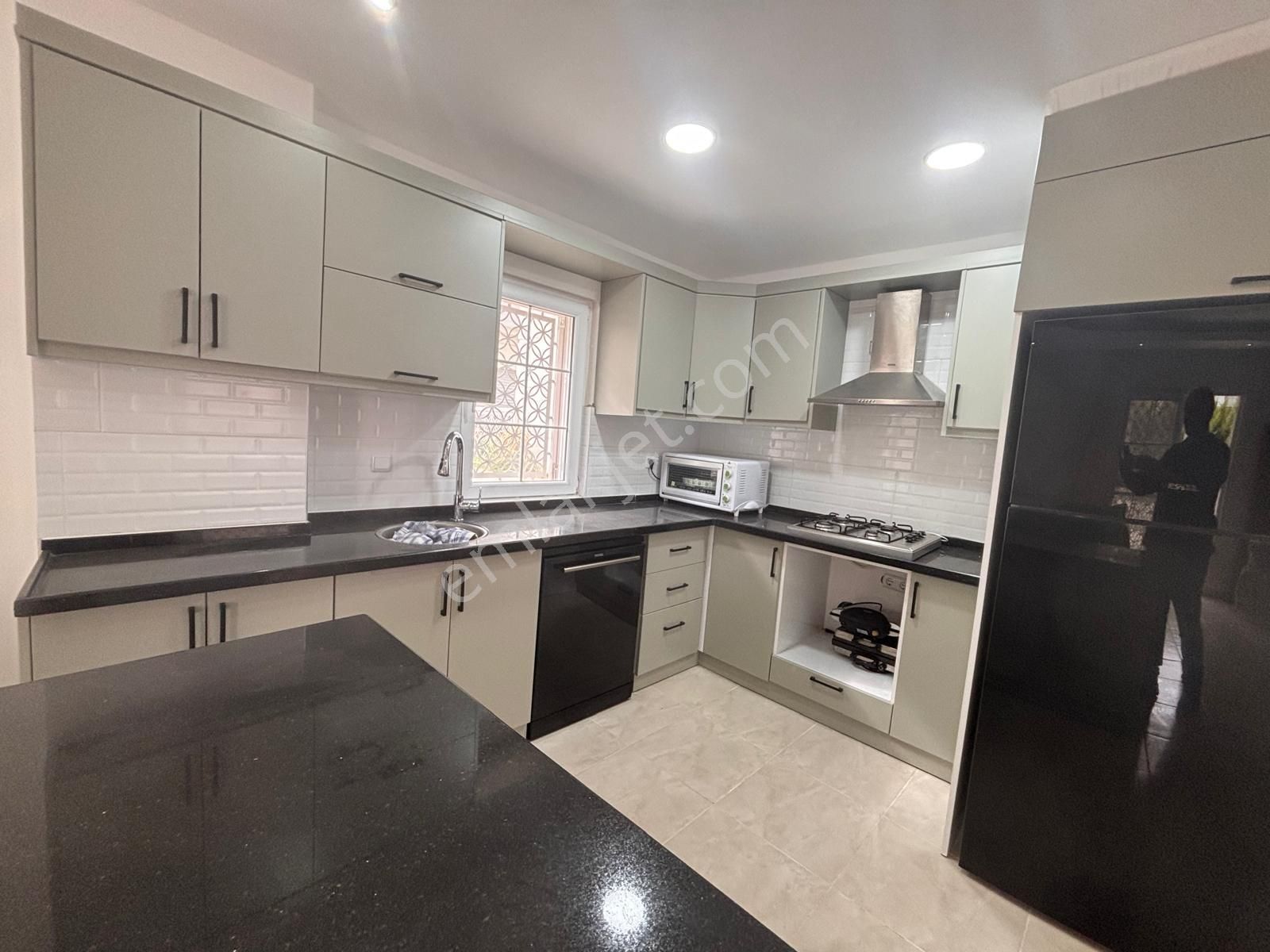 Altınkum Plajına 1 Km Müstakil Havuzlu 4+1 Lüks Villa - Görsel 6