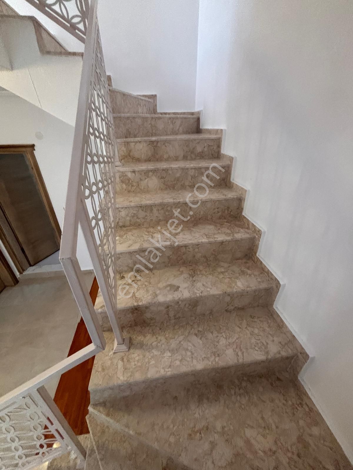 Altınkum Plajına 1 Km Müstakil Havuzlu 4+1 Lüks Villa - Görsel 22