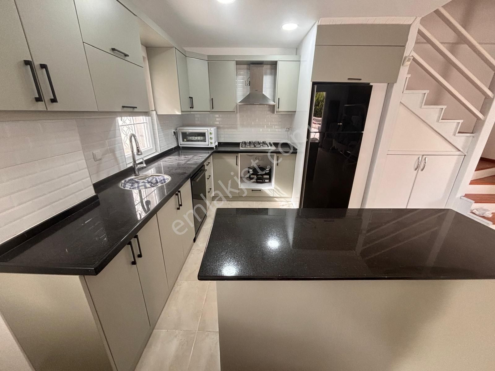 Altınkum Plajına 1 Km Müstakil Havuzlu 4+1 Lüks Villa - Görsel 4