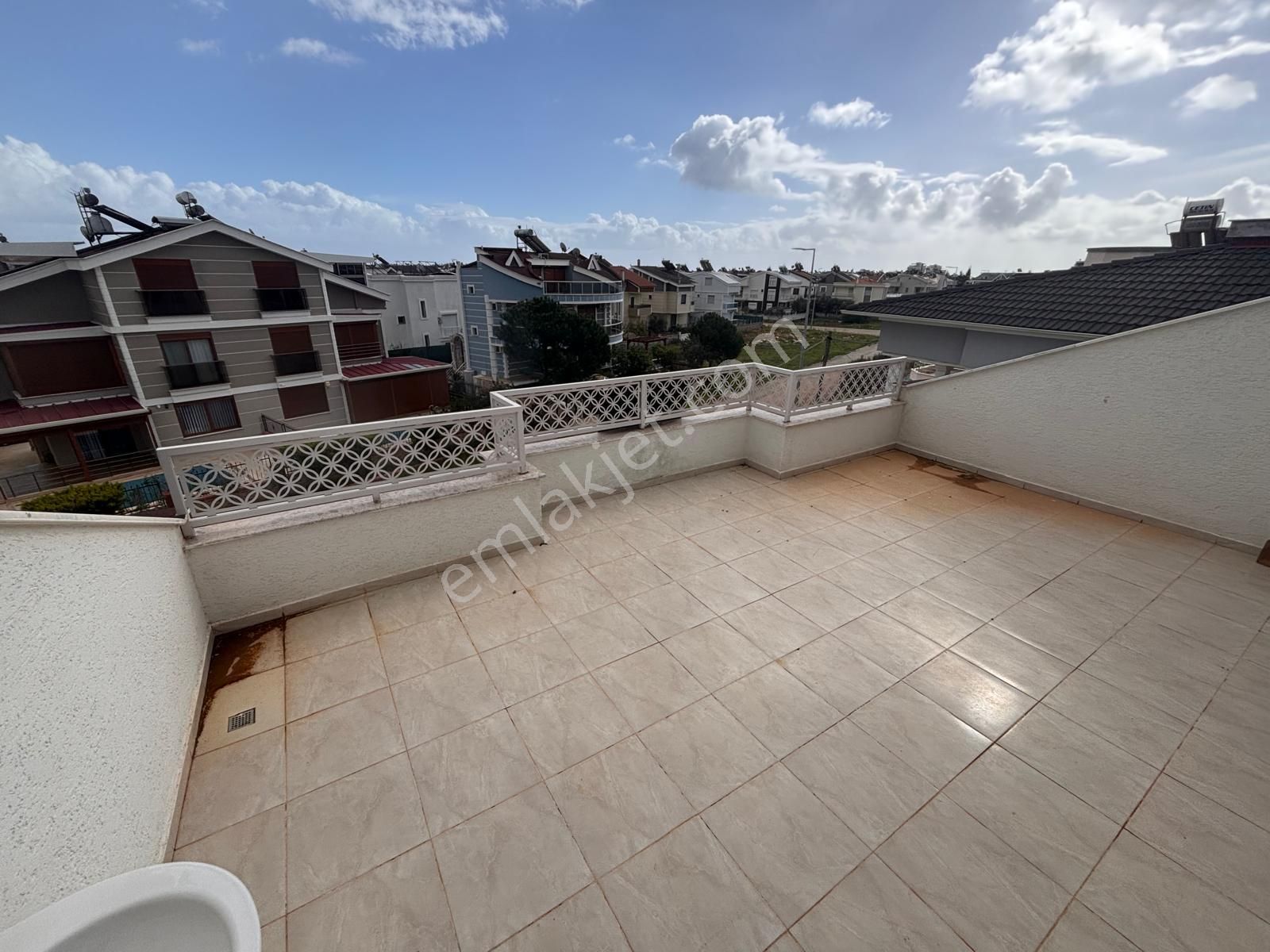 Altınkum Plajına 1 Km Müstakil Havuzlu 4+1 Lüks Villa - Görsel 34