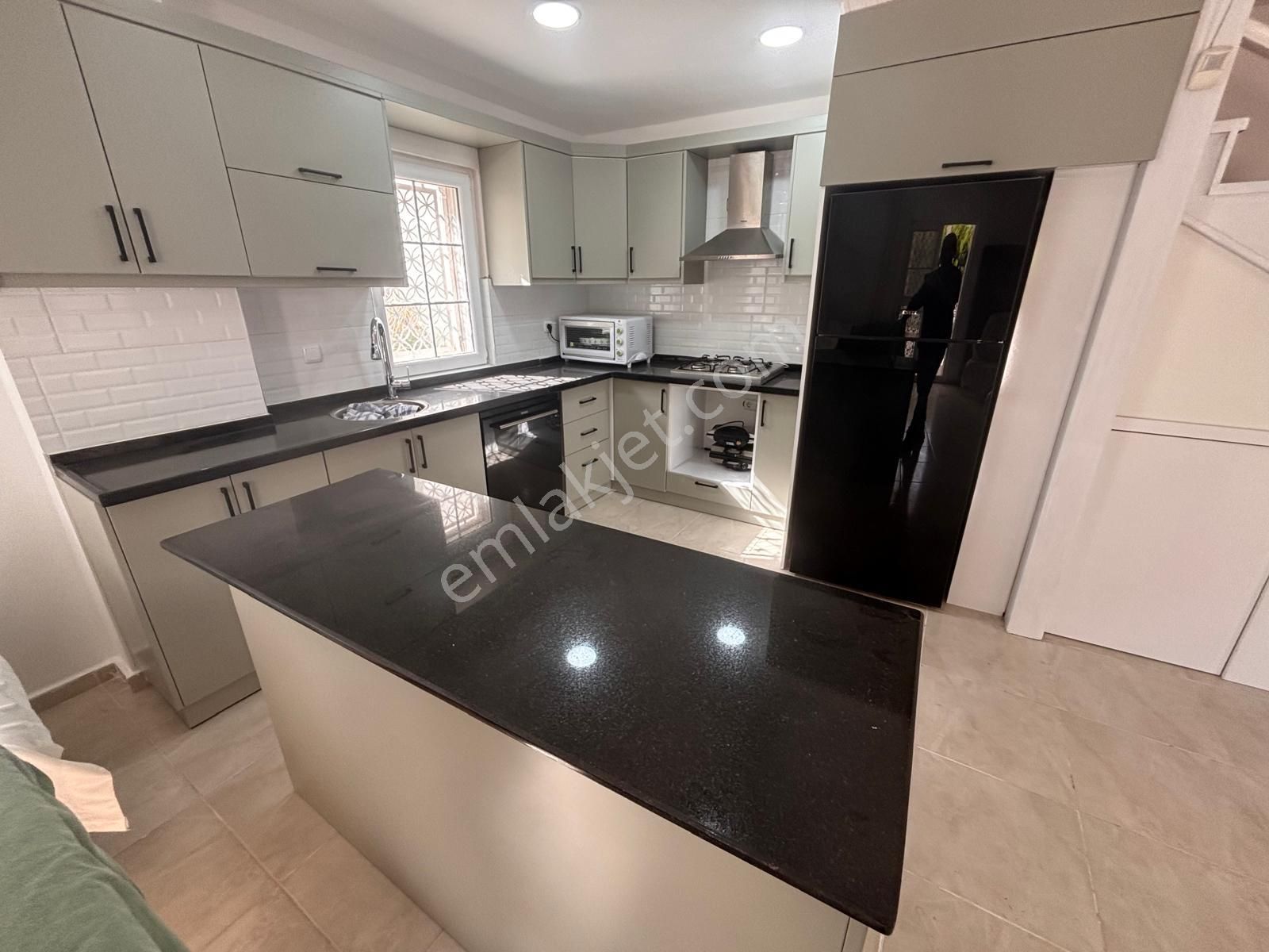 Altınkum Plajına 1 Km Müstakil Havuzlu 4+1 Lüks Villa - Görsel 9