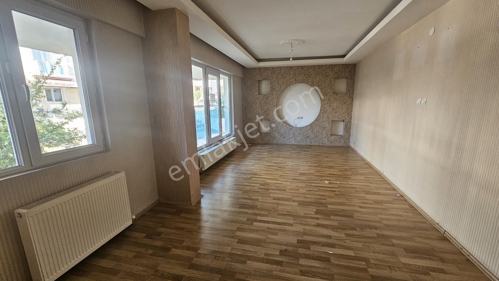 Etimesgut Süvari'de Y.giriş 2+1 90m2 Yapılı Temiz Kiralık Daire - Görsel 8