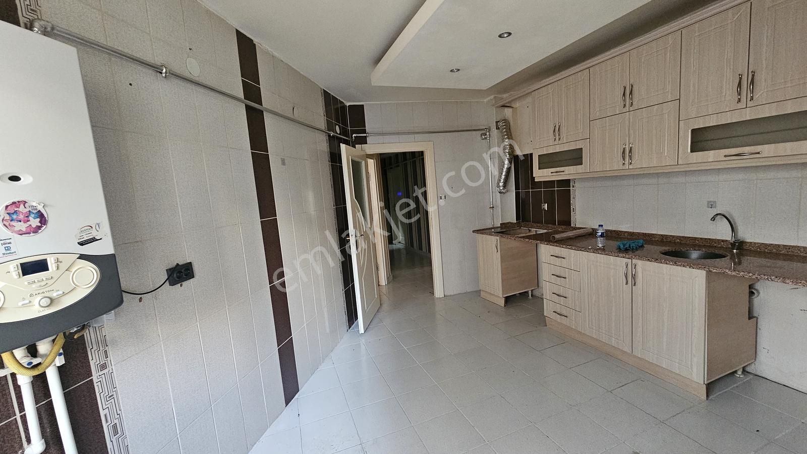 Etimesgut Süvari'de Y.giriş 2+1 90m2 Yapılı Temiz Kiralık Daire - Görsel 3