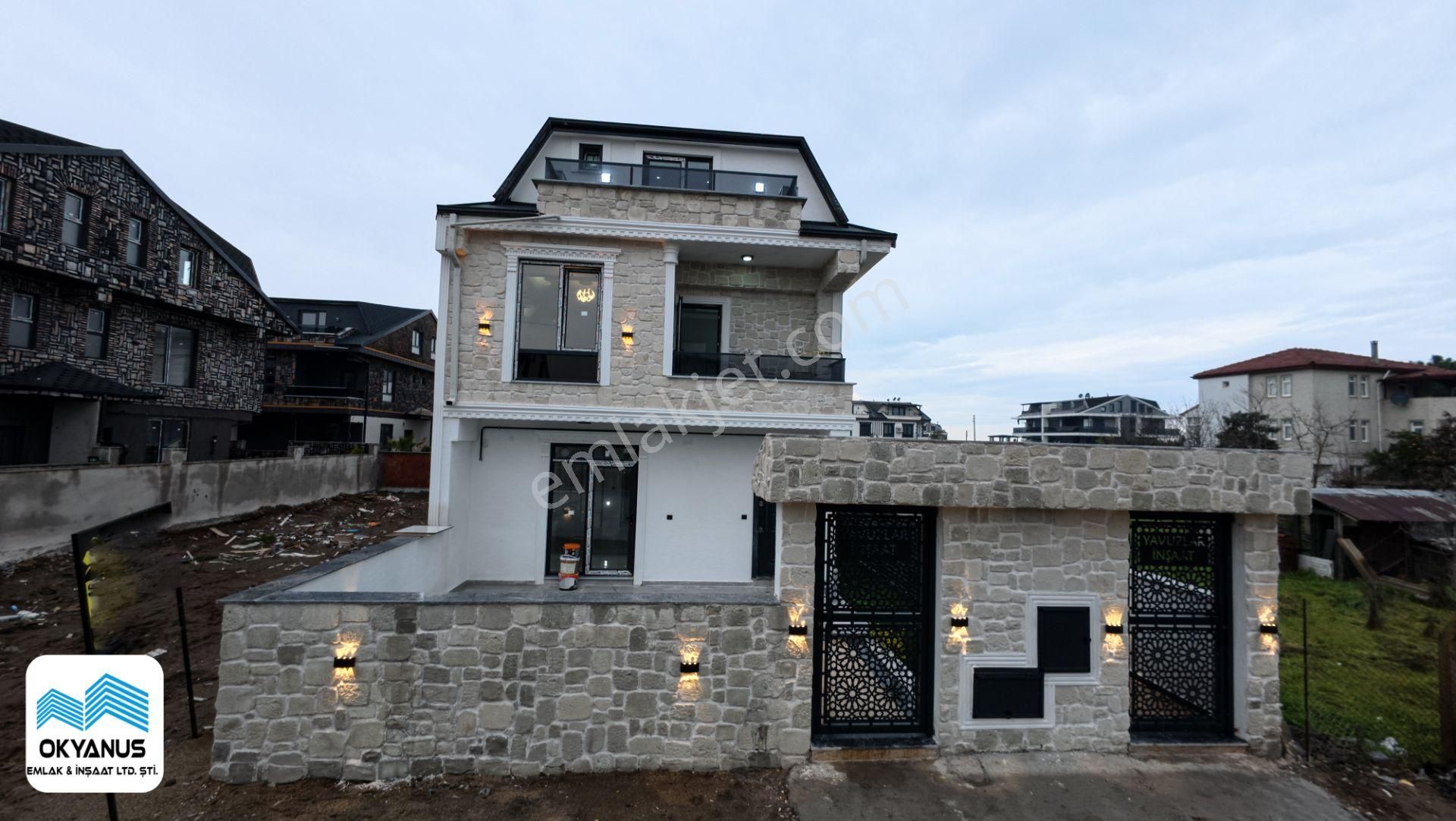 Sakarya Kocaali'de Geniş Bahçeli Oturuma Hazır 4+1 Modern Villa