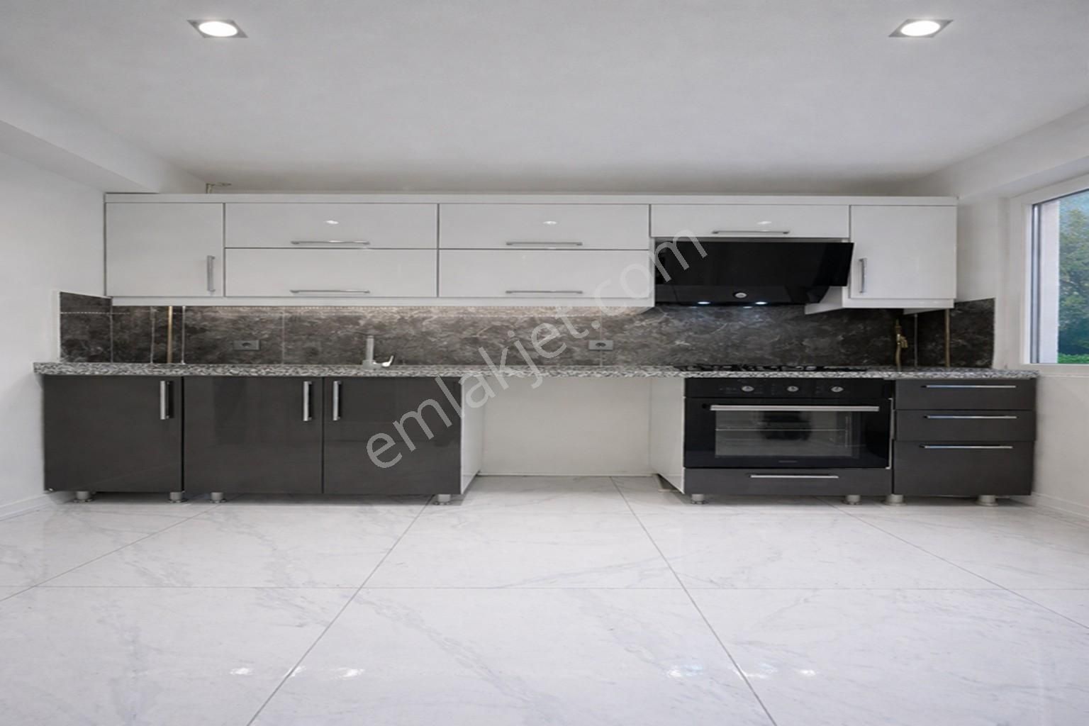 Geniş Metrekareli, Müstakil Bahçeli 2+1- Aile Apartman Konforu! - Görsel 3