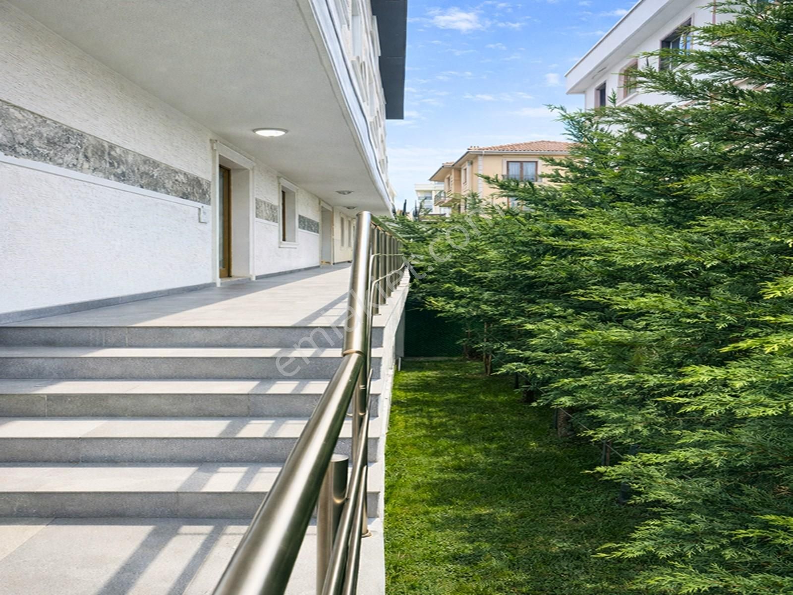 Geniş Metrekareli, Müstakil Bahçeli 2+1- Aile Apartman Konforu! - Görsel 13