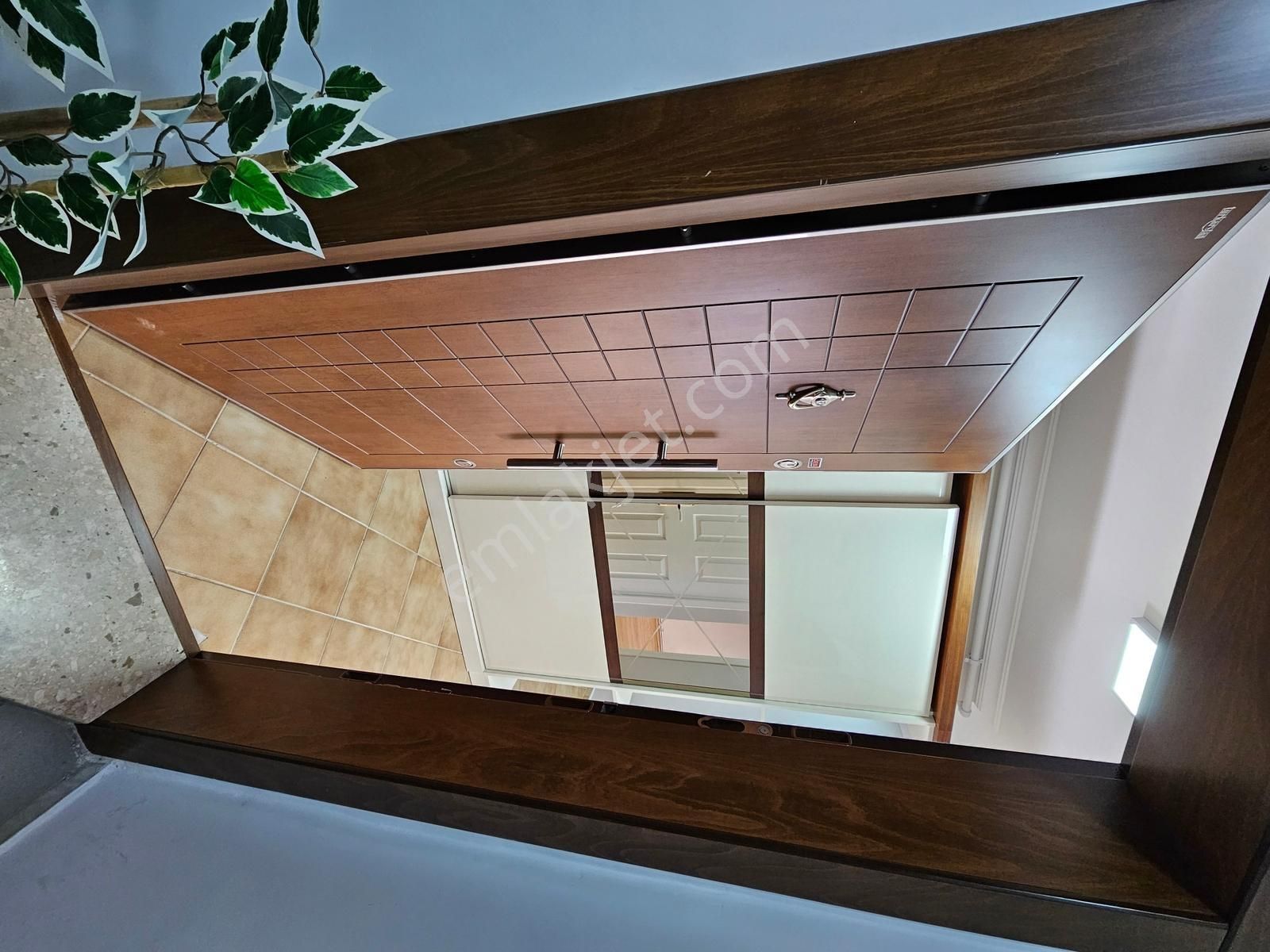 İzmirpark Avm Egepol Yakını Satılık 3+1 Doğalgazlı+asansörlü