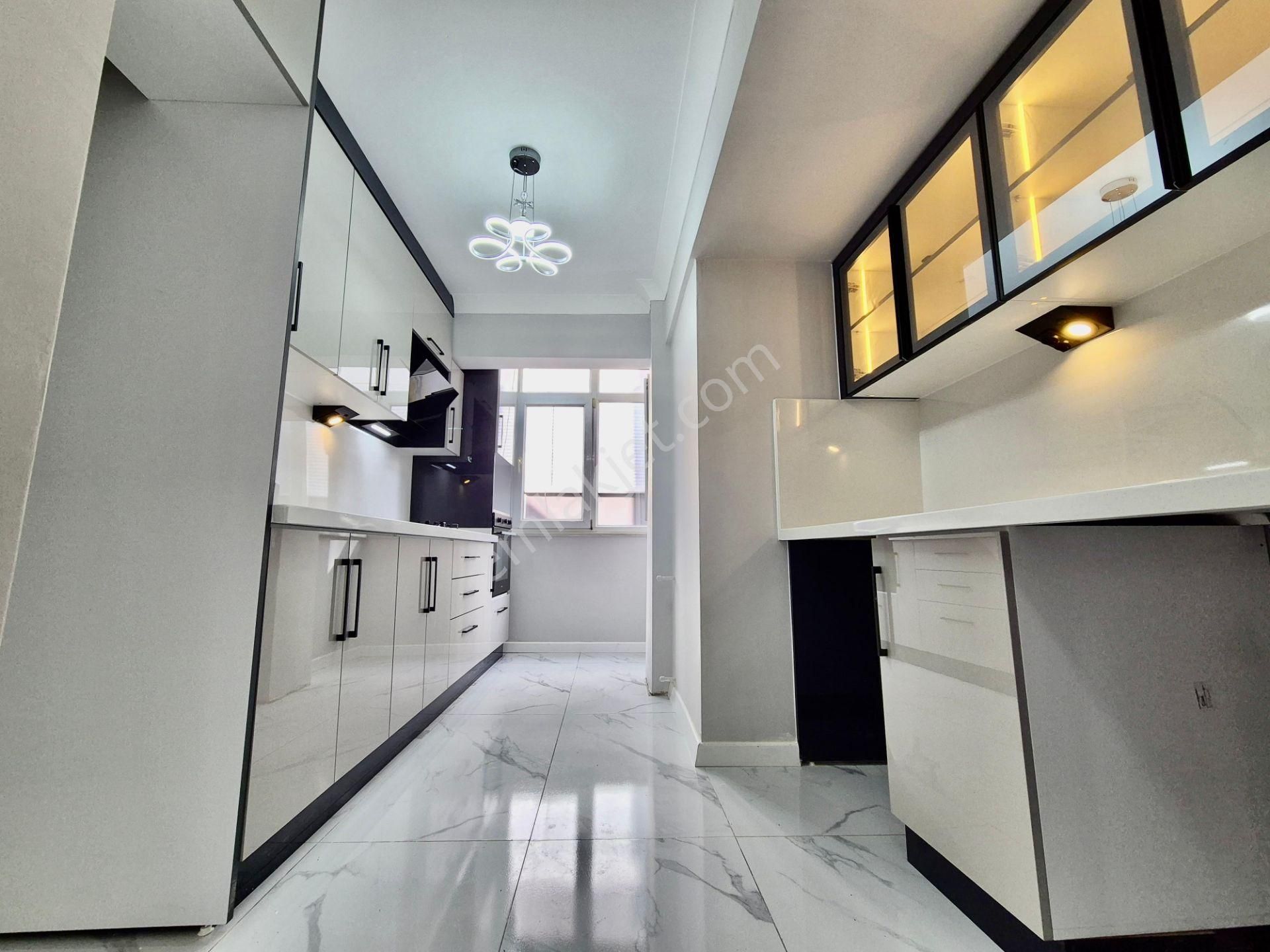 ▓karabuluttan▓akçay'da Denize 300mt & Bahçeli Ultralüx 2+1 Satılık Daire - Görsel 18