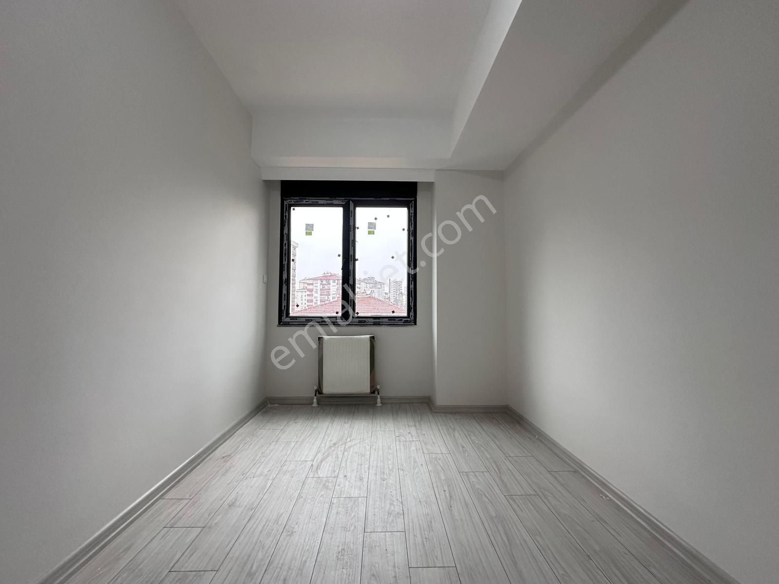 Suadiye Minibüs Caddesi Üzerin De Sıfır Net 70 M2 2+1 - Görsel 12