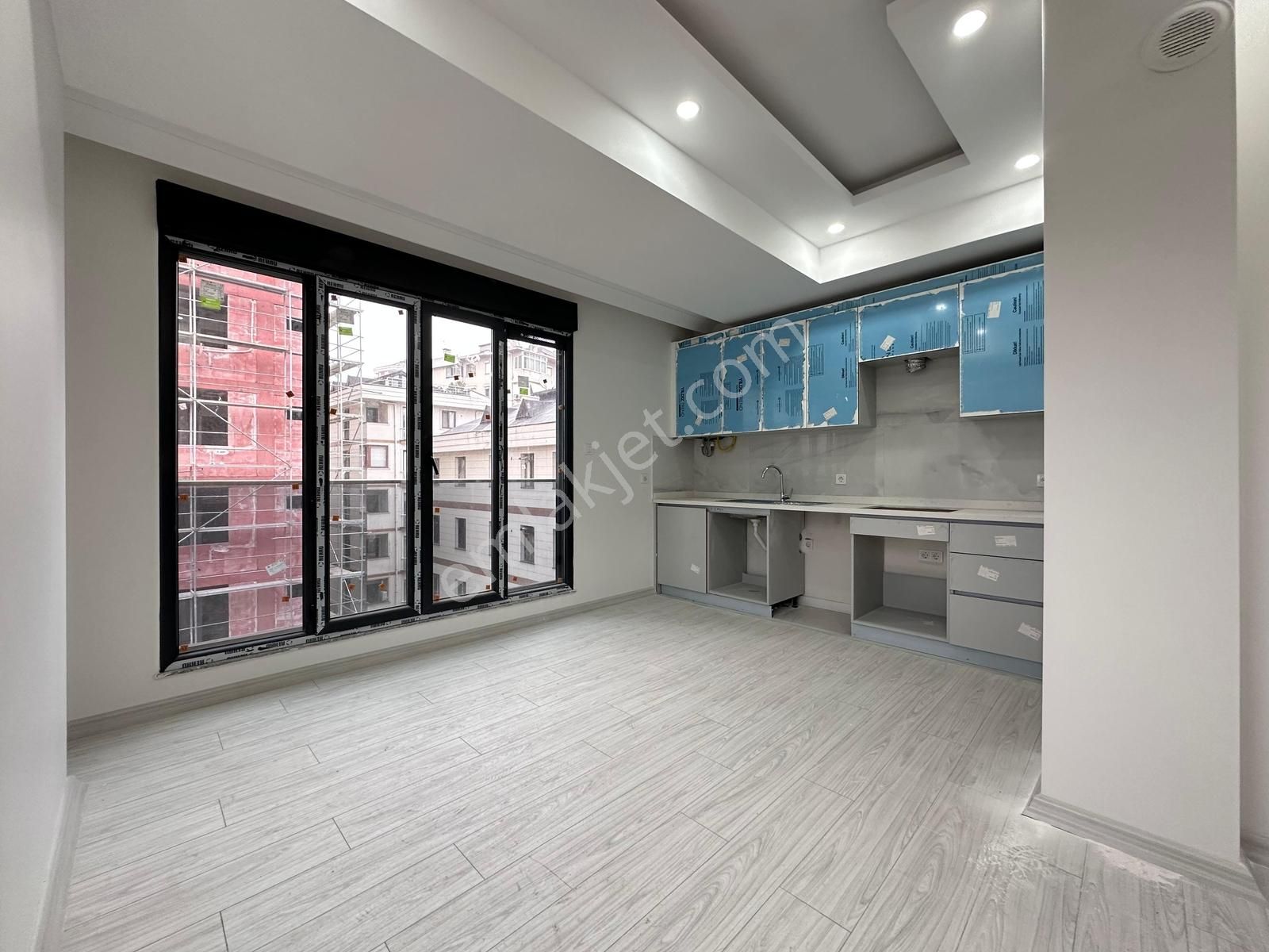 Suadiye Minibüs Caddesi Üzerin De Sıfır Net 70 M2 2+1 - Görsel 5