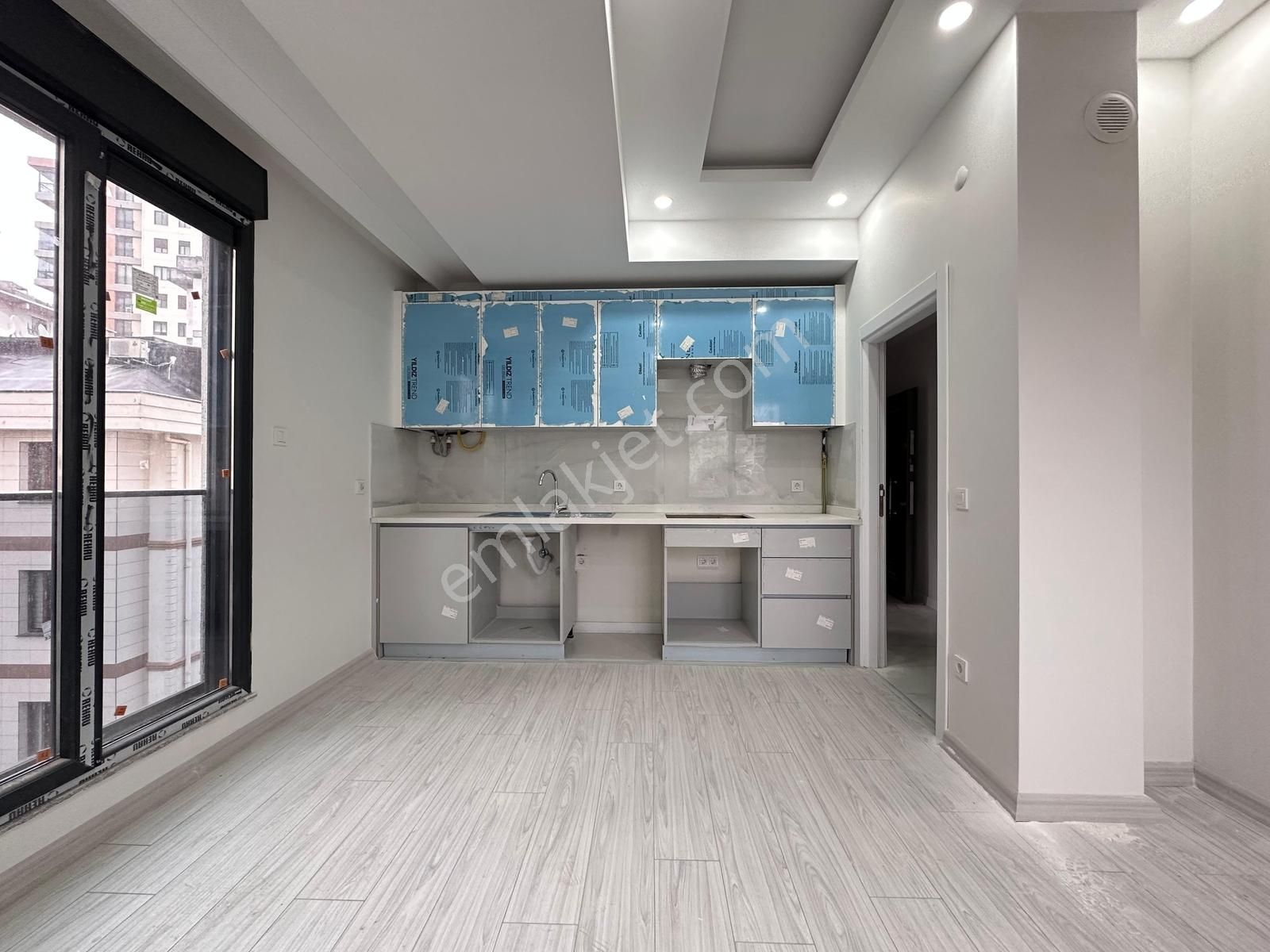 Suadiye Minibüs Caddesi Üzerin De Sıfır Net 70 M2 2+1 - Görsel 4