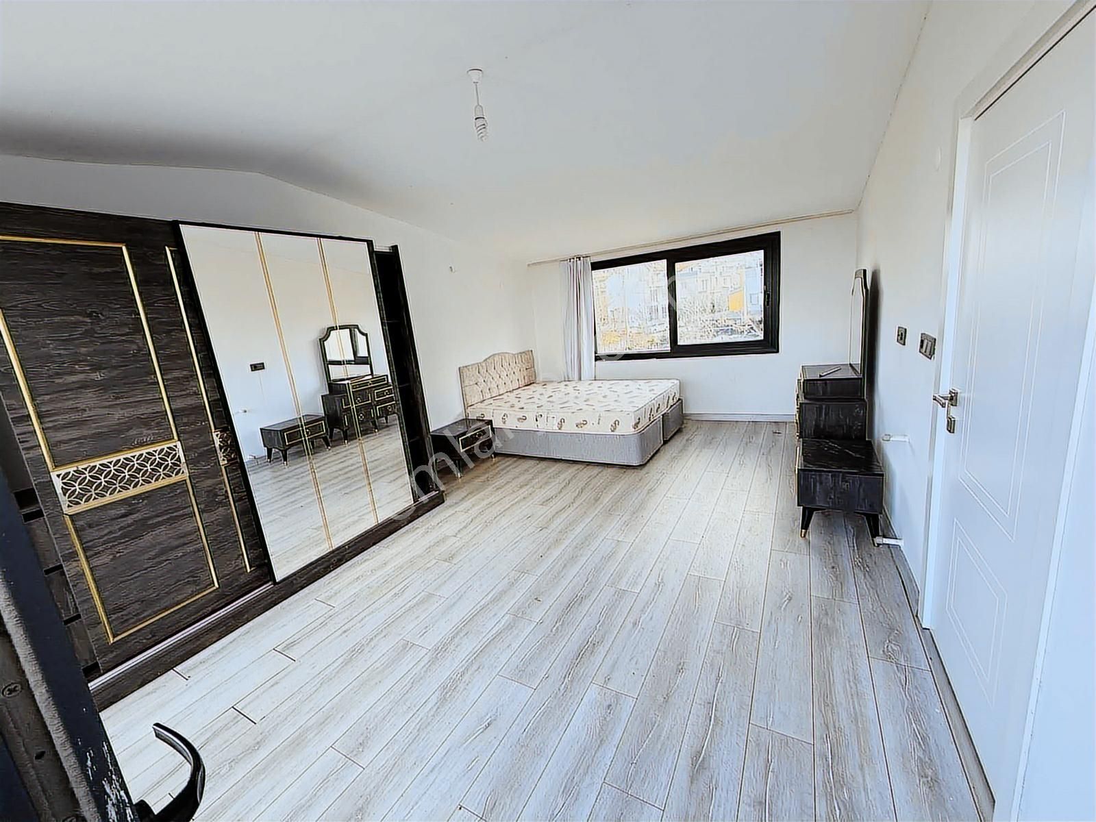 Kuşadası Güzelçamlı Da Deniz Manzaralı Triplex Eşyalı Villa - Görsel 11