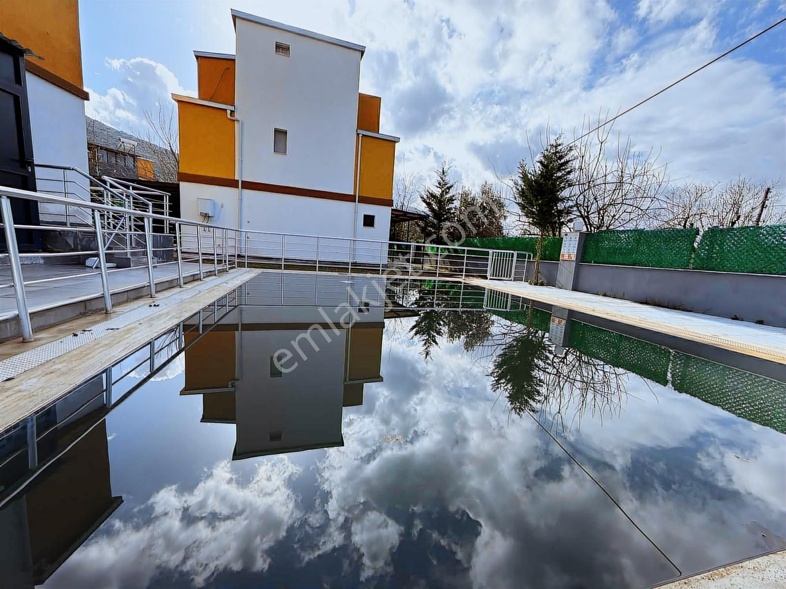 Kuşadası Güzelçamlı Da Deniz Manzaralı Triplex Eşyalı Villa - Görsel 6