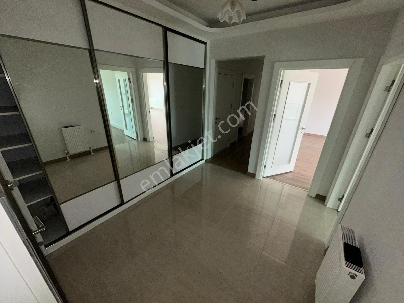 Koza Emlak'tan Törekent Mahalesinde Site İçinde Ara Katta Ebevyn Banyolu 4+1 Satılık Daire - Görsel 23