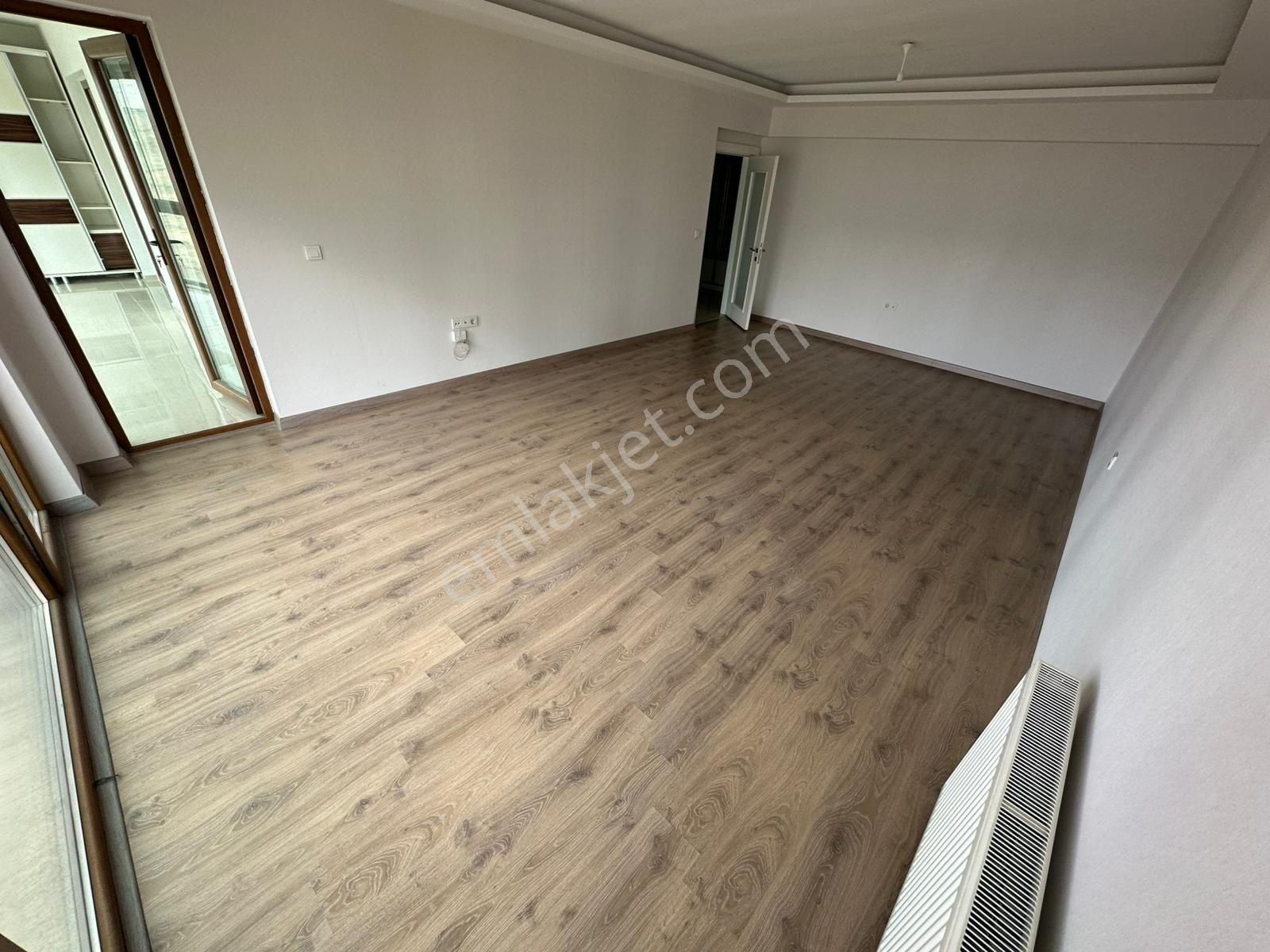 Koza Emlak'tan Törekent Mahalesinde Site İçinde Ara Katta Ebevyn Banyolu 4+1 Satılık Daire - Görsel 6