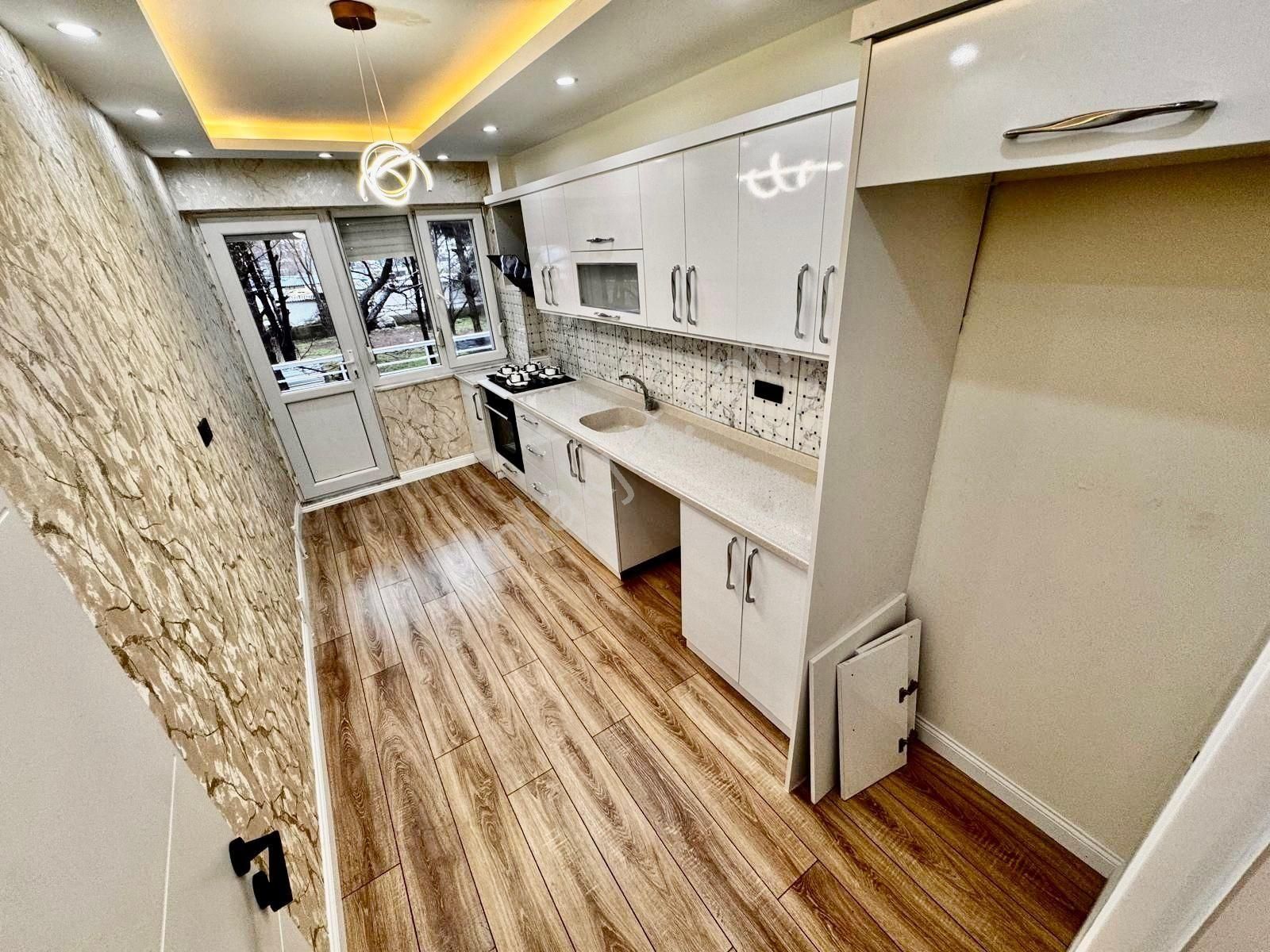 ▓zeytinli Gayrimenkul'den Tasarımı İle Etkileyen & Ön Cephe 2+1 - Görsel 15