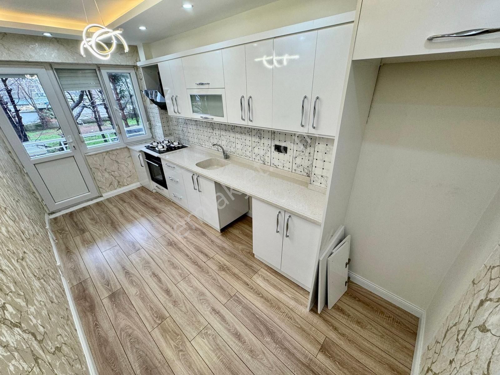 ▓zeytinli Gayrimenkul'den Tasarımı İle Etkileyen & Ön Cephe 2+1 - Görsel 14