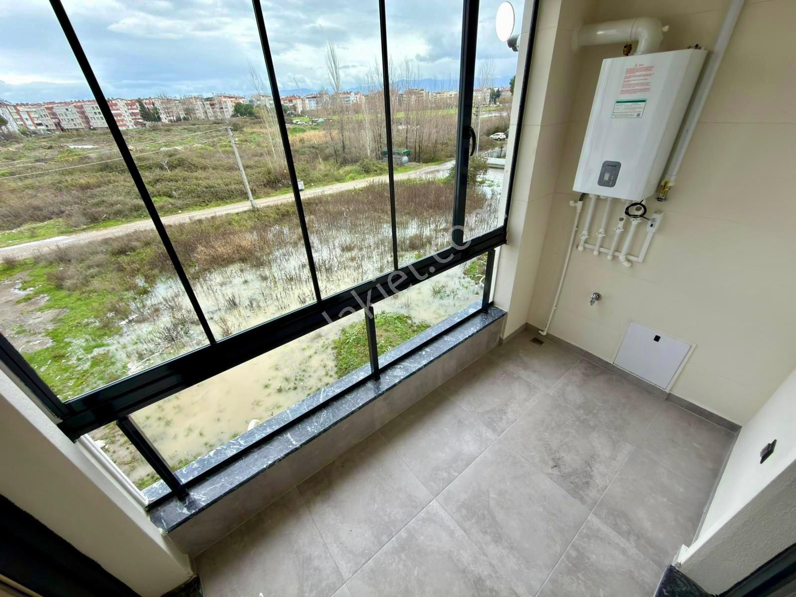 🏡 Referans'tan Altınkum'da Ara Kat Yerden Isıtmalı Modern Ve Şık Tasarımlı 1+1 Daire - Görsel 11