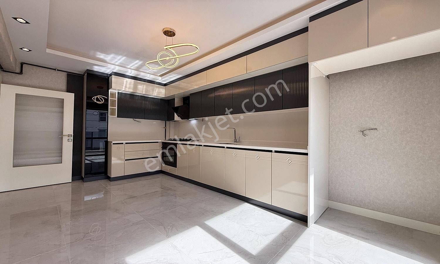 Yasa'dan Hisar Da Full Yapılı E.banyolu Katta Cadde Yakını! - Görsel 14