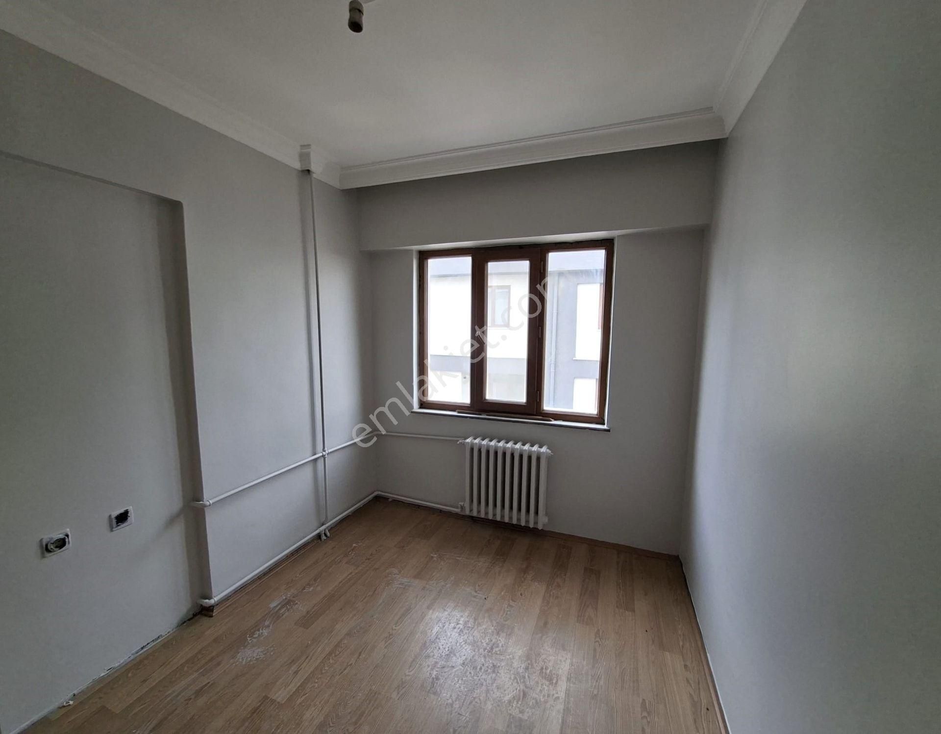 Recep Ümit'ten Gazi Yakup Satar Caddesi Üzeri , Büyük Park Karşısı Satılık 3+1 Asansörlü Daire. - Görsel 8