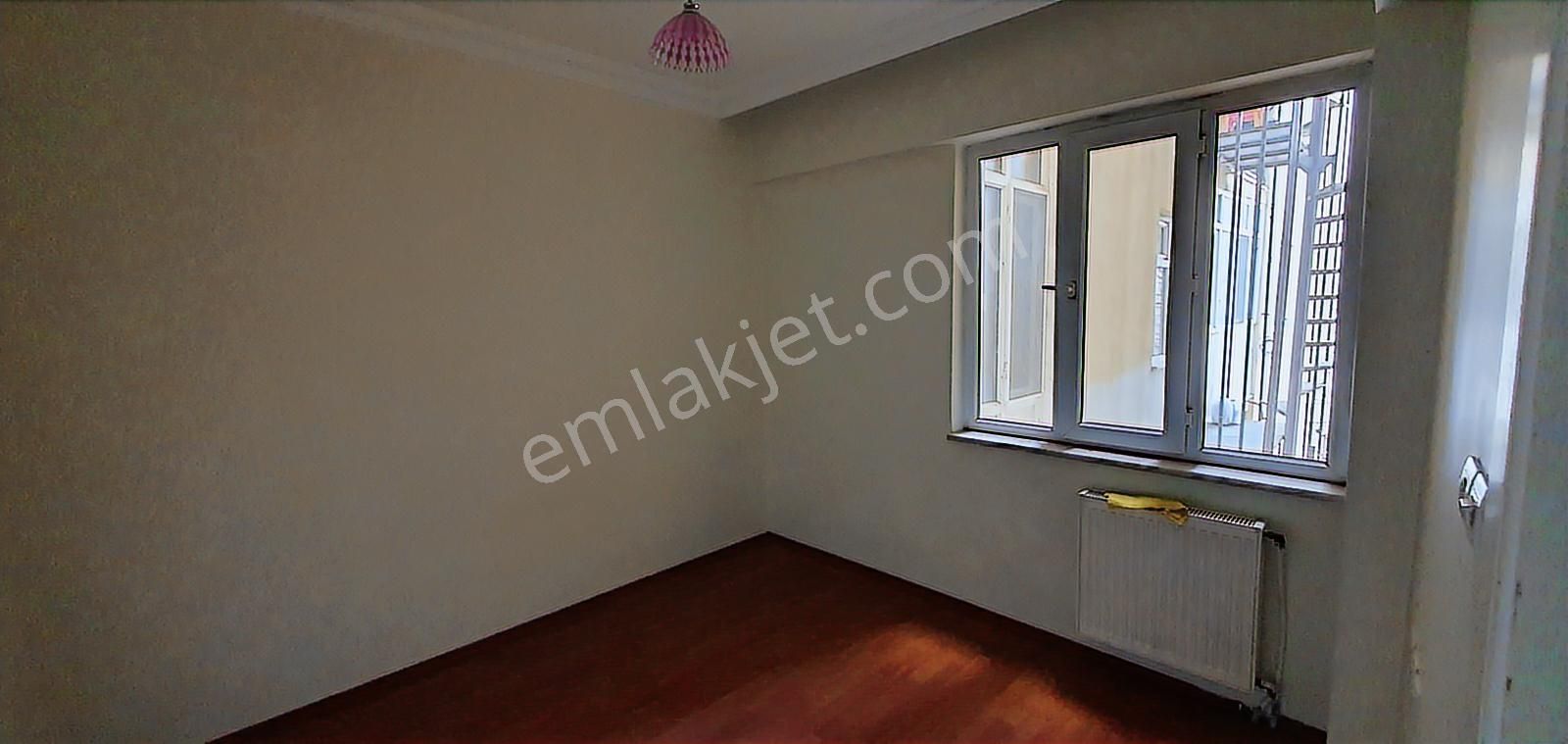 Bahçelievler Mah. Caddeye Yakın Satılık 3+1 Balkonlu, Ara Kat - Görsel 13