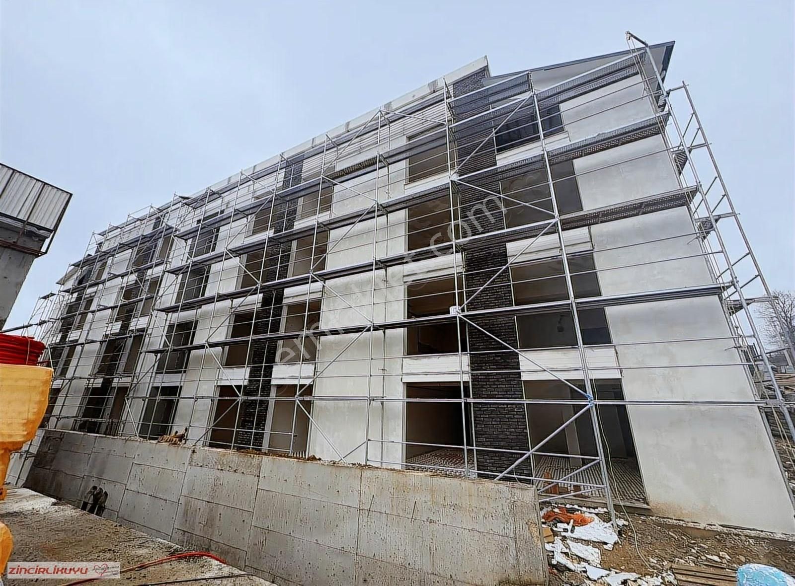 Kabaoğlun'da Site İçerisinde Sıfır 88 M2 1+1 Çatı Dubleks Daire - Görsel 2