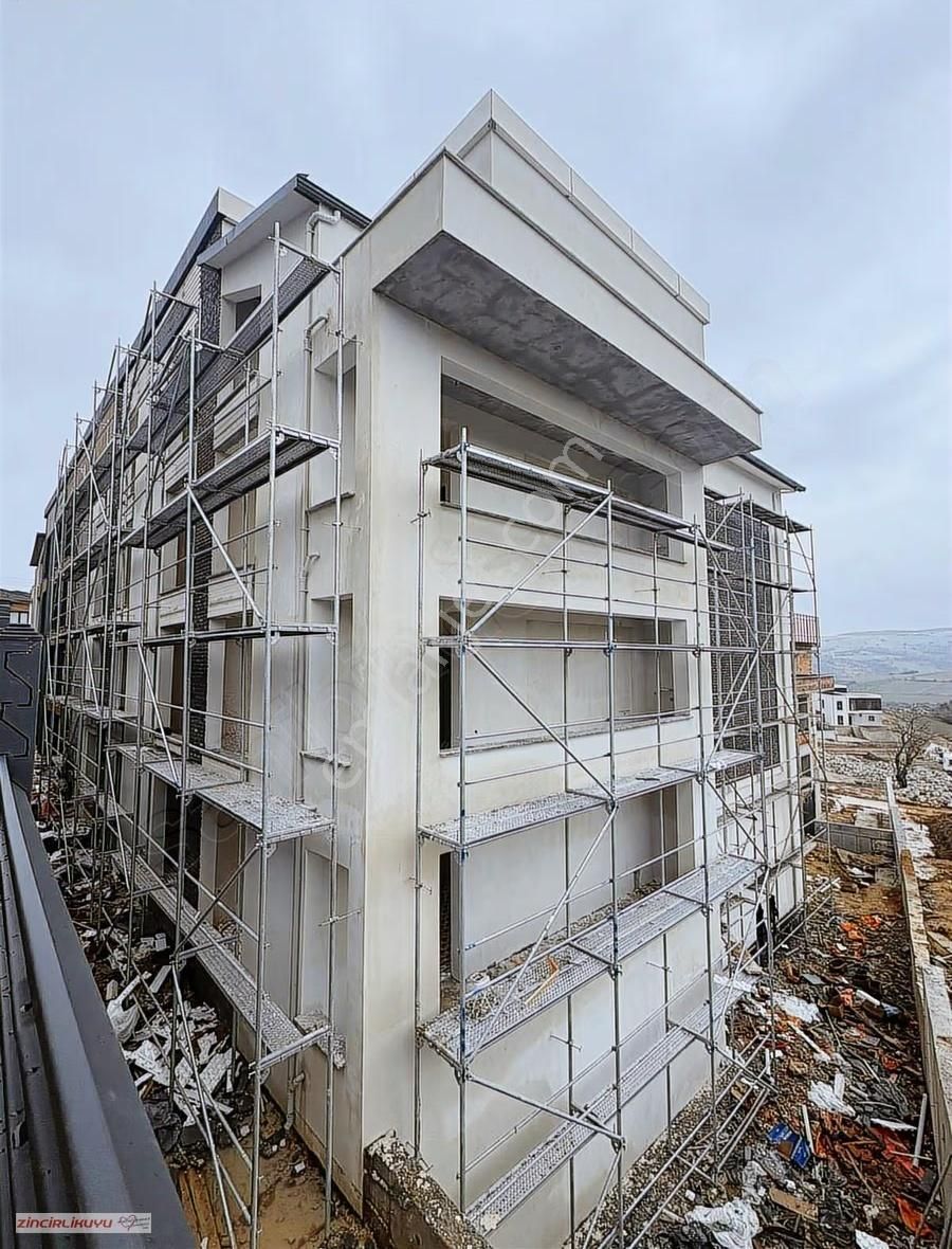 Kabaoğlun'da Site İçerisinde Sıfır 88 M2 1+1 Çatı Dubleks Daire - Görsel 18