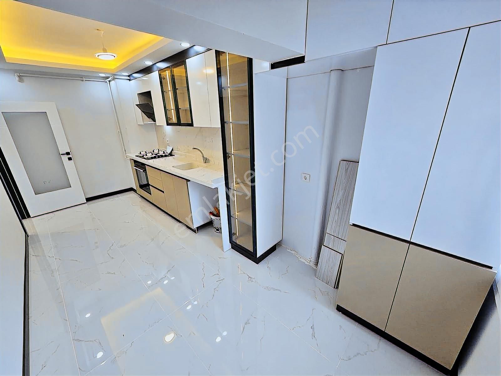 Elvankent'te Sitede 3+1 Asansörlü Ultra Lüks Yapılı Ara Kat Ev - Görsel 29