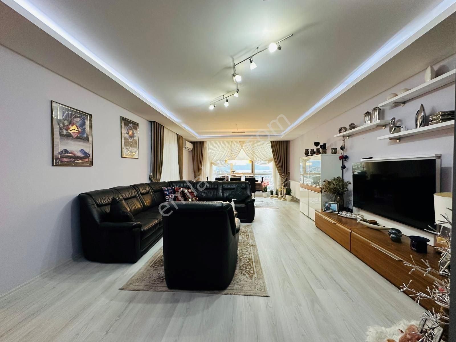 Kuşadası Ege'de Deniz Manzaralı, Havuzlu Sitede 200 M² 4+1 Satılık Lüks Daire - Görsel 31