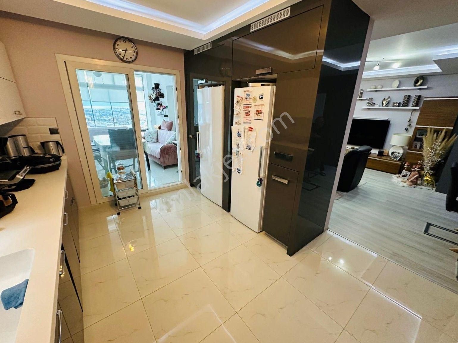 Kuşadası Ege'de Deniz Manzaralı, Havuzlu Sitede 200 M² 4+1 Satılık Lüks Daire - Görsel 11