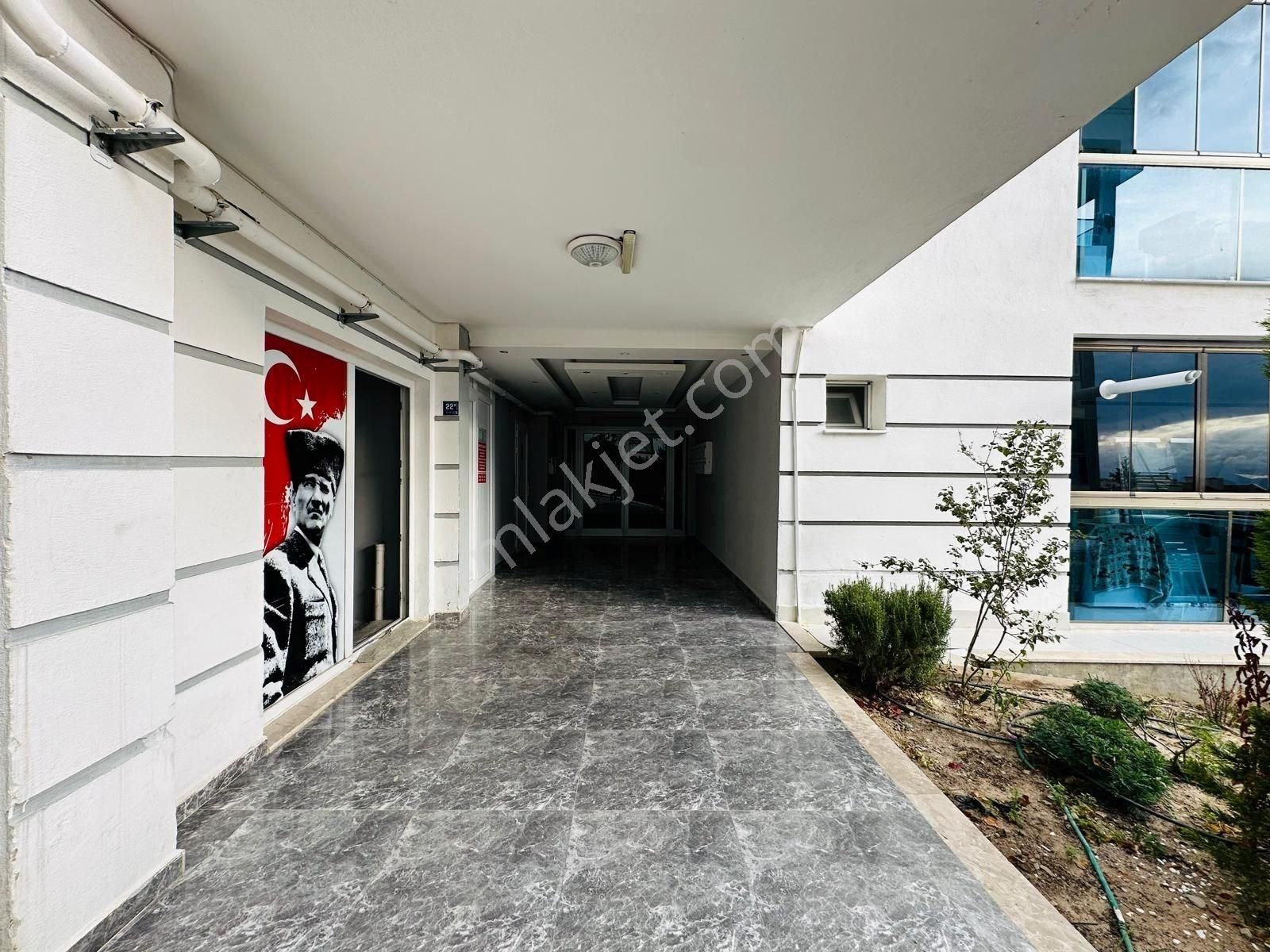 Kuşadası Ege'de Deniz Manzaralı, Havuzlu Sitede 200 M² 4+1 Satılık Lüks Daire - Görsel 8