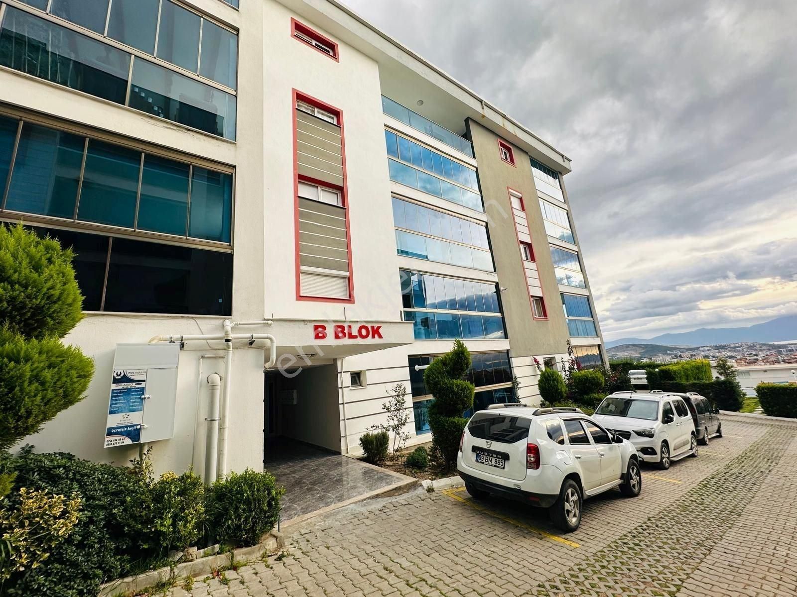 Kuşadası Ege'de Deniz Manzaralı, Havuzlu Sitede 200 M² 4+1 Satılık Lüks Daire - Görsel 3