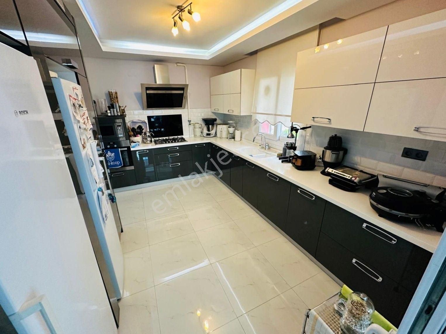 Kuşadası Ege'de Deniz Manzaralı, Havuzlu Sitede 200 M² 4+1 Satılık Lüks Daire - Görsel 14