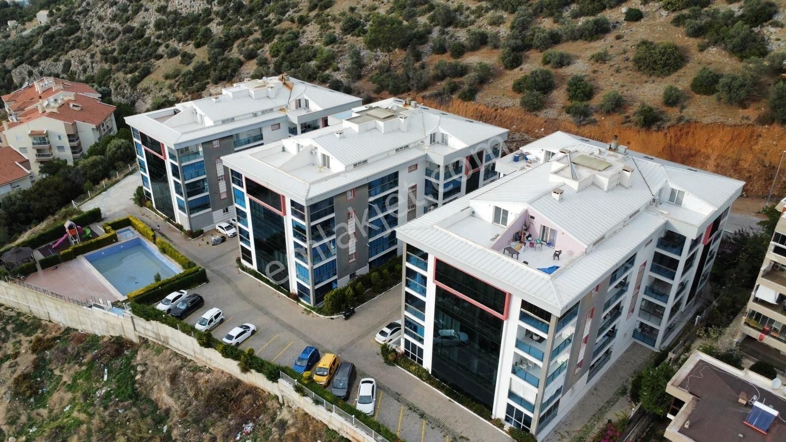 Kuşadası Ege'de Deniz Manzaralı, Havuzlu Sitede 200 M² 4+1 Satılık Lüks Daire - Görsel 4