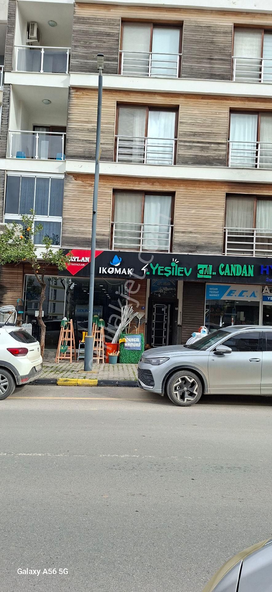 Kuşadası Davutlar Mah.satılık Masrafsız 3+1 Daire