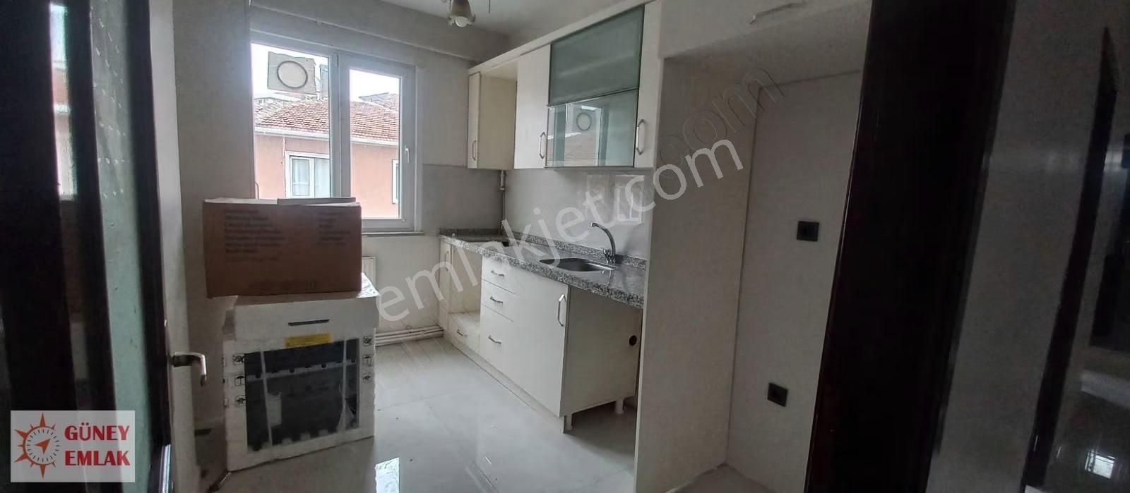 Altınşehir Mahallesinde Kiralık Bakımlı Ve Geniş Daire - Görsel 14