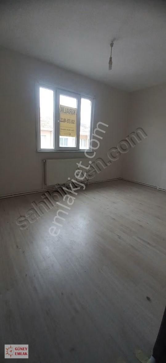 Altınşehir Mahallesinde Kiralık Bakımlı Ve Geniş Daire - Görsel 5