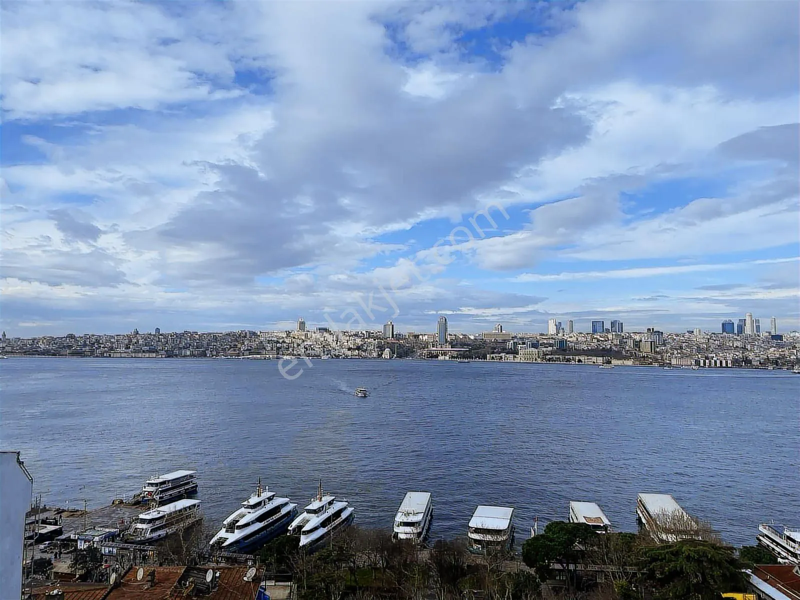 Turyap'tan Üsküdar 'da Deniz Manzaralı Sıfır 4+2 Bahçe Dubleks