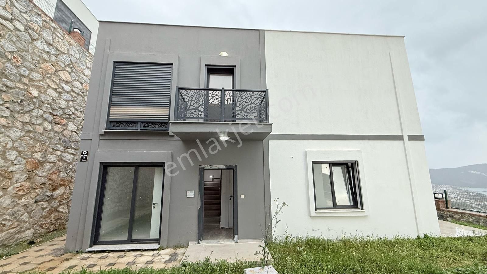 Didim Akbükte Eşsiz Deniz Manzaralı Alt Katta Yatak Odalı 3+1 Villa - Görsel 2