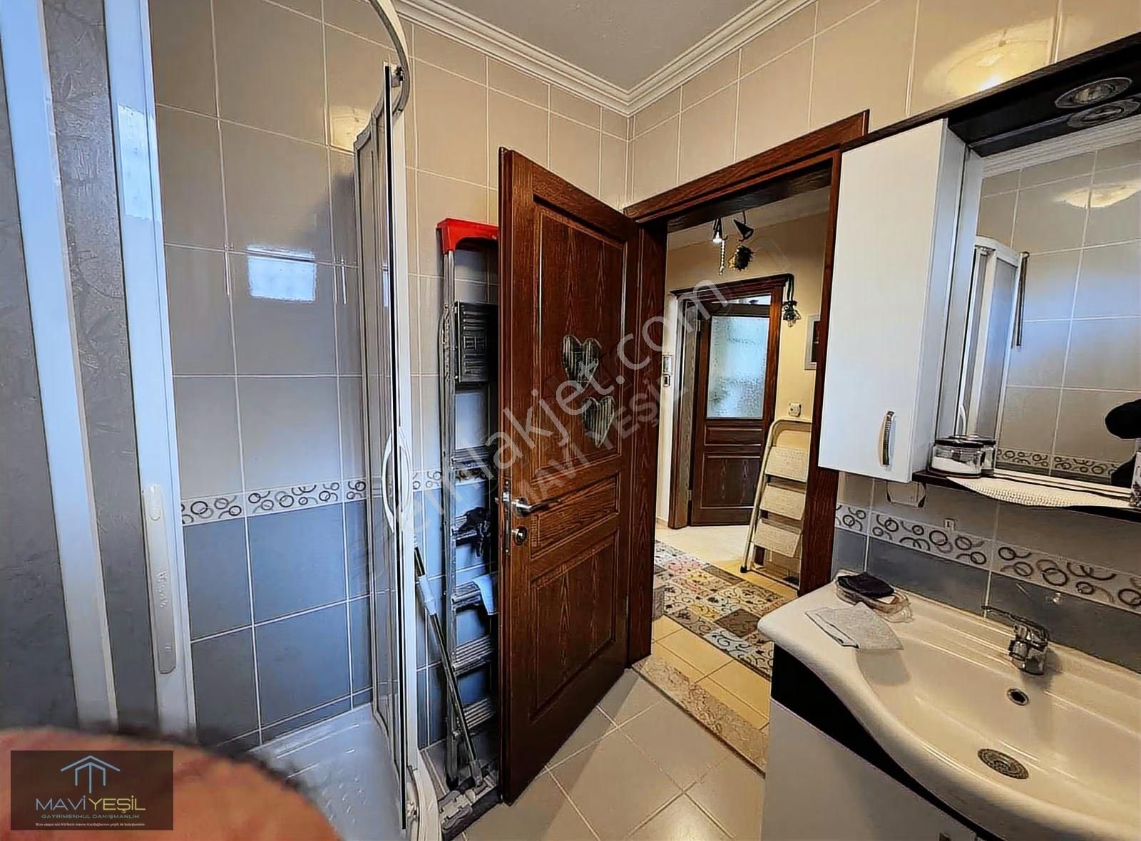 Edremit Güre Ssk Caddesnde Denize 300m Masafede Satılk 3+1 Villa - Görsel 9