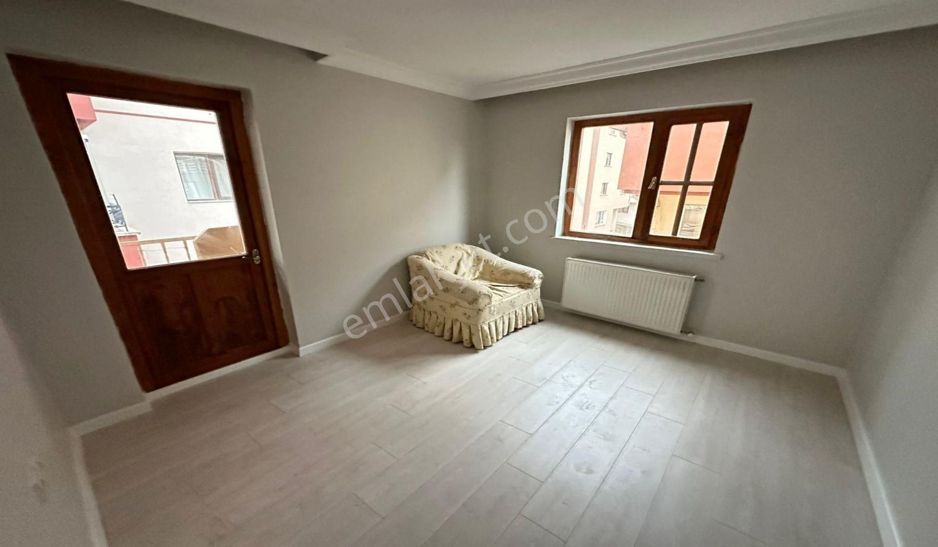 Yayla Seyitler Caddesinde 2.katta Çift Balkonlu Ön Cephe - Görsel 15