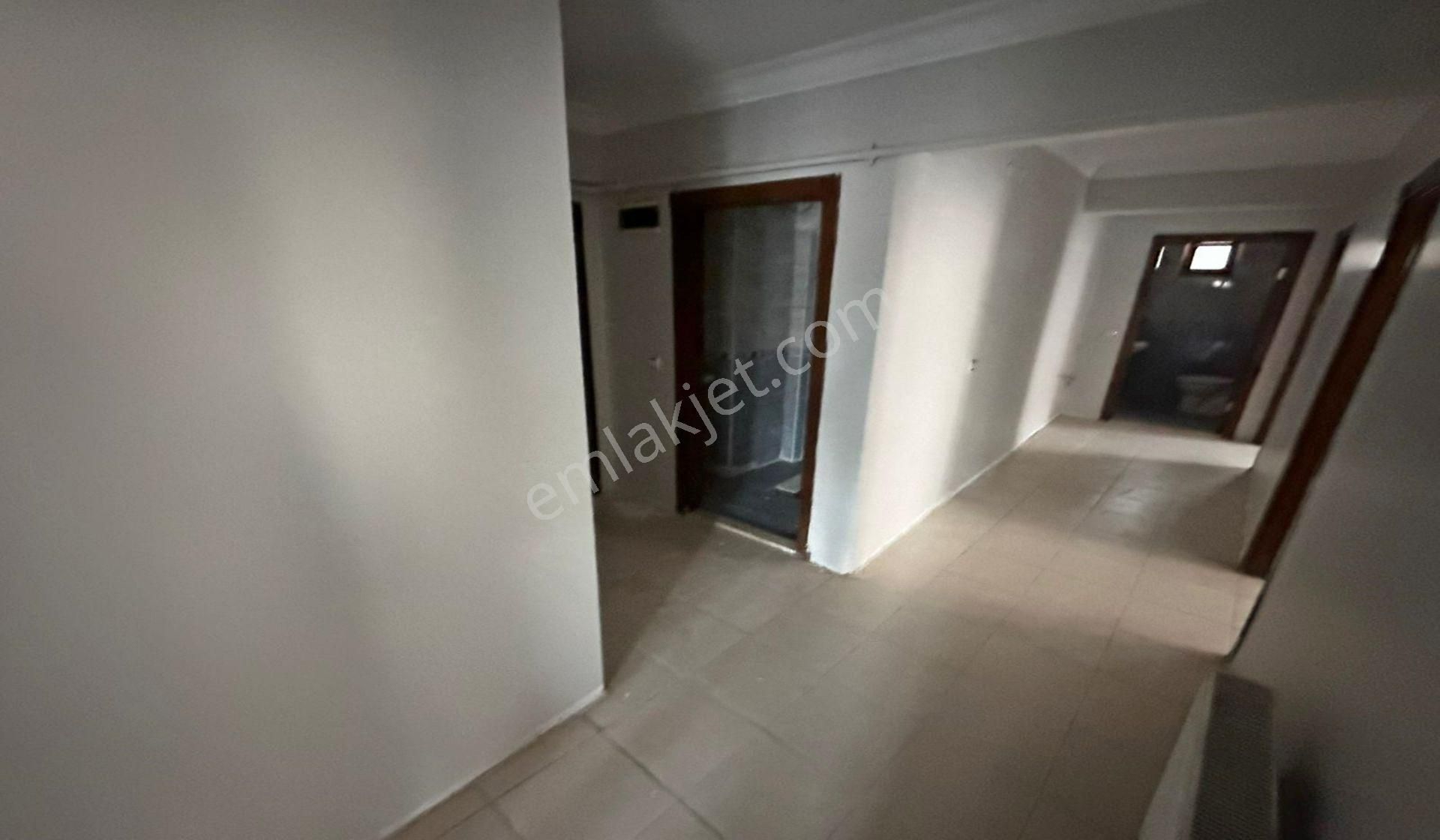 Yayla Seyitler Caddesinde 2.katta Çift Balkonlu Ön Cephe - Görsel 19