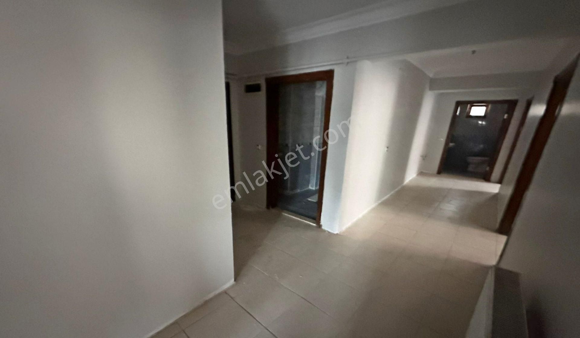 Yayla Seyitler Caddesinde 2.katta Çift Balkonlu Ön Cephe - Görsel 20