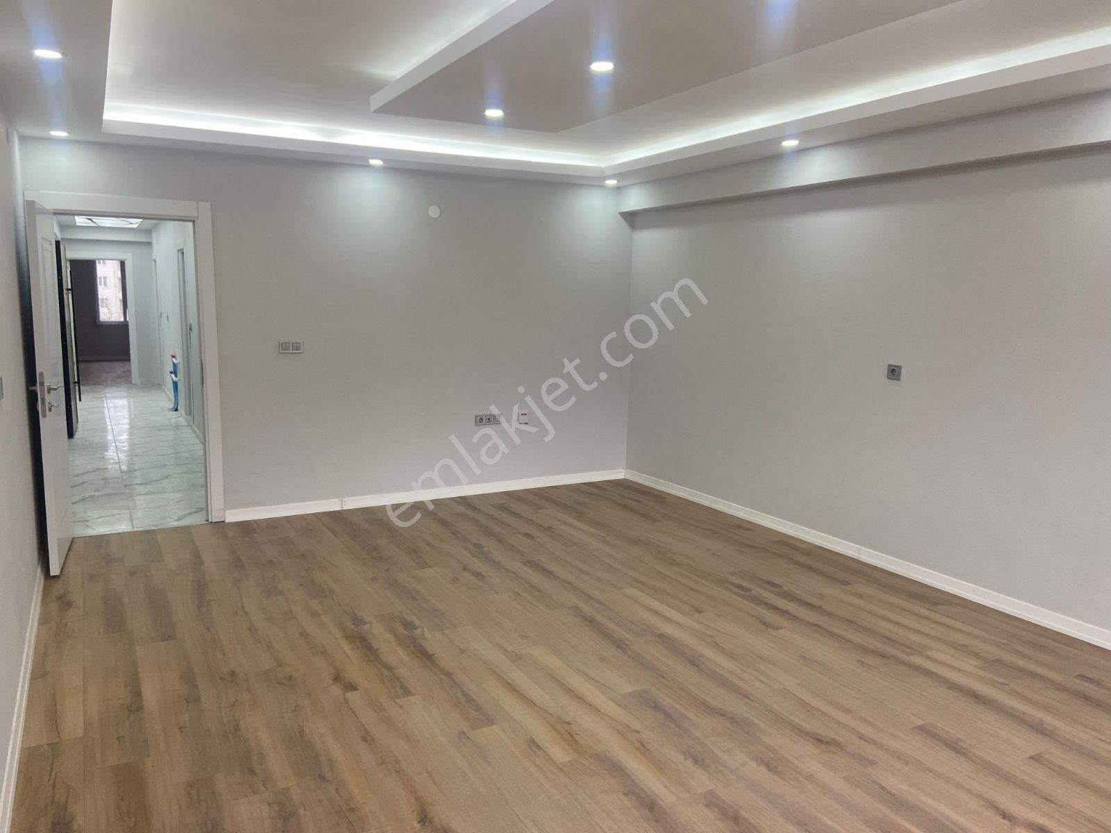 Eski Devlet Hastanesi Yakını Sıfır, Çok Geniş, 3+1 Daireler - Görsel 4