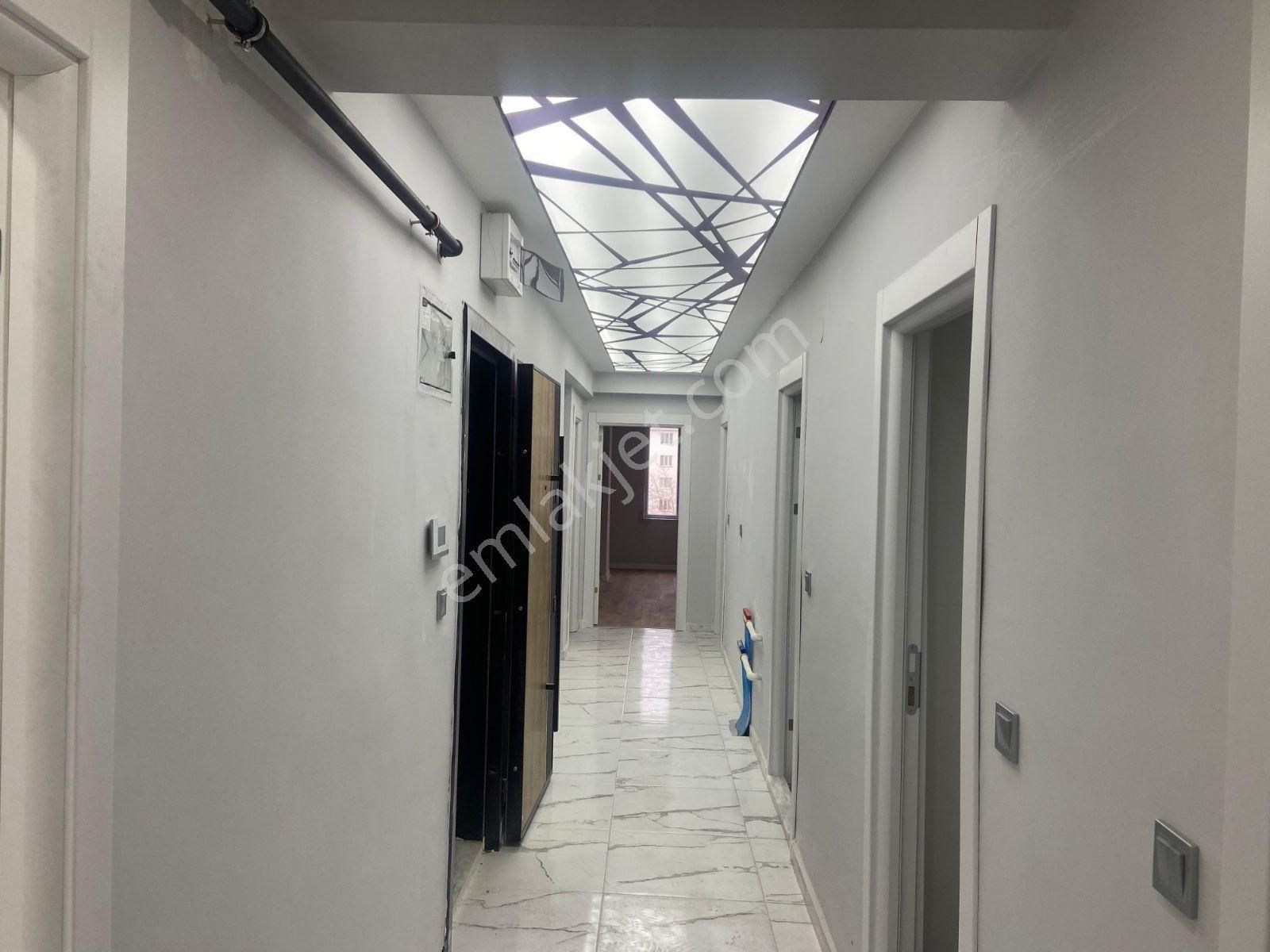 Eski Devlet Hastanesi Yakını Sıfır, Çok Geniş, 3+1 Daireler - Görsel 5