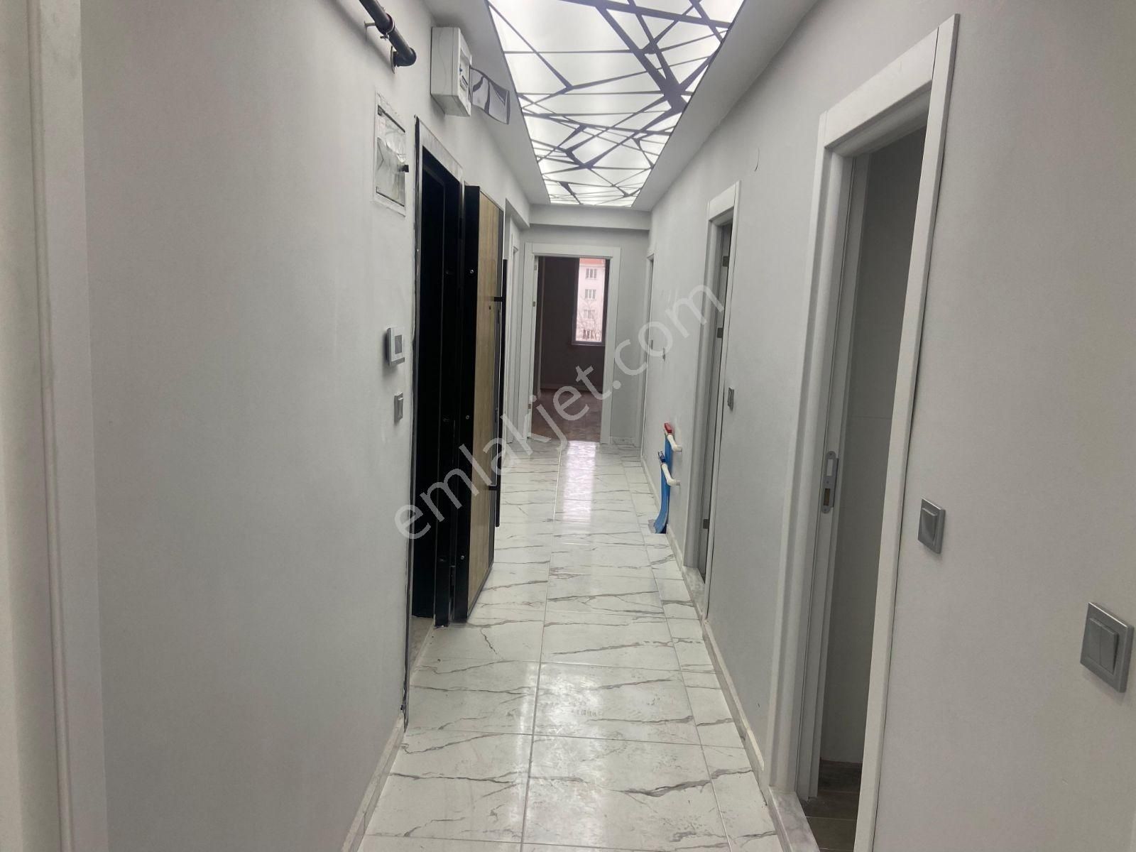 Eski Devlet Hastanesi Yakını Sıfır, Çok Geniş, 3+1 Daireler - Görsel 18