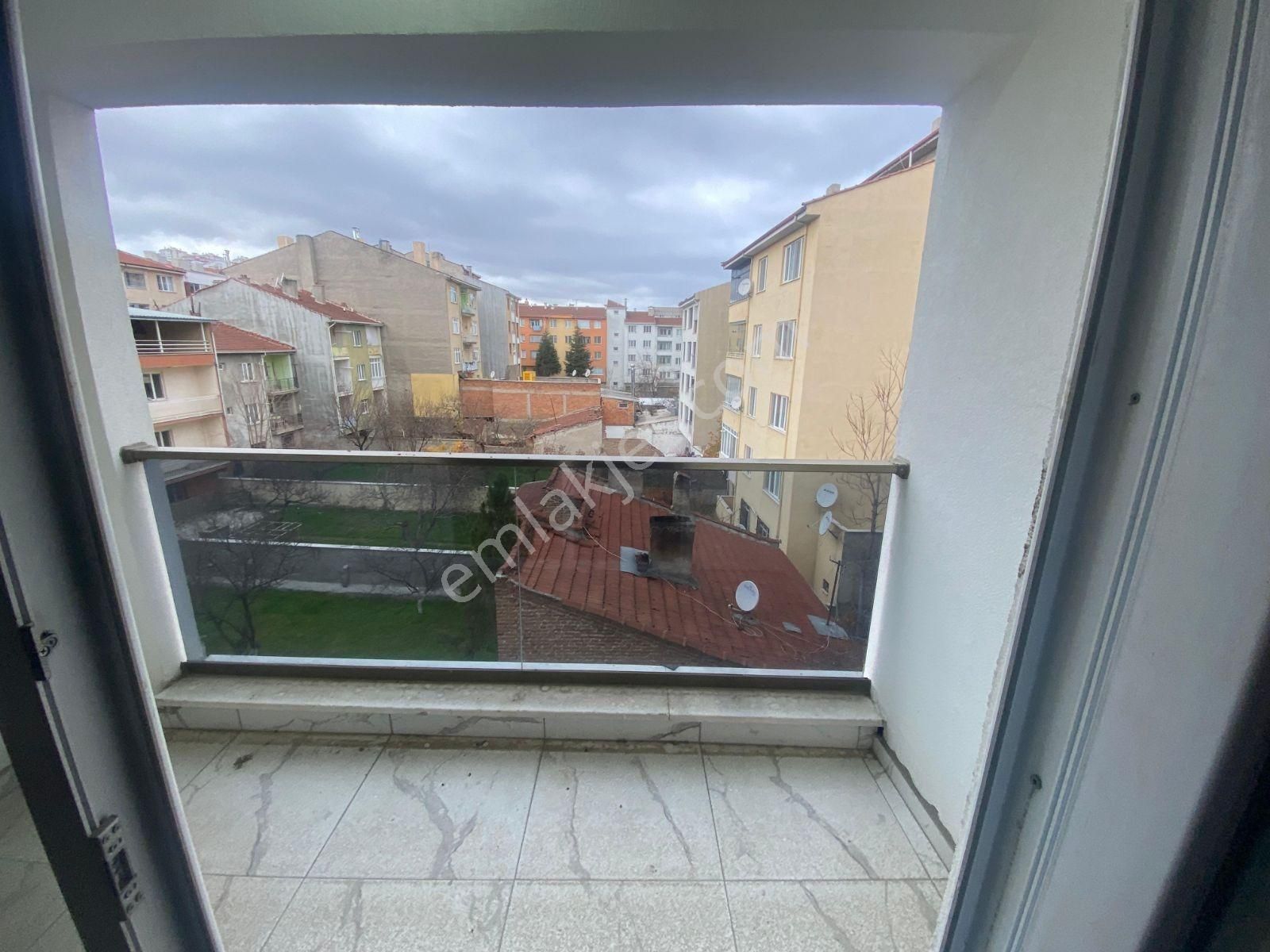 Eski Devlet Hastanesi Yakını Sıfır, Çok Geniş, 3+1 Daireler - Görsel 11