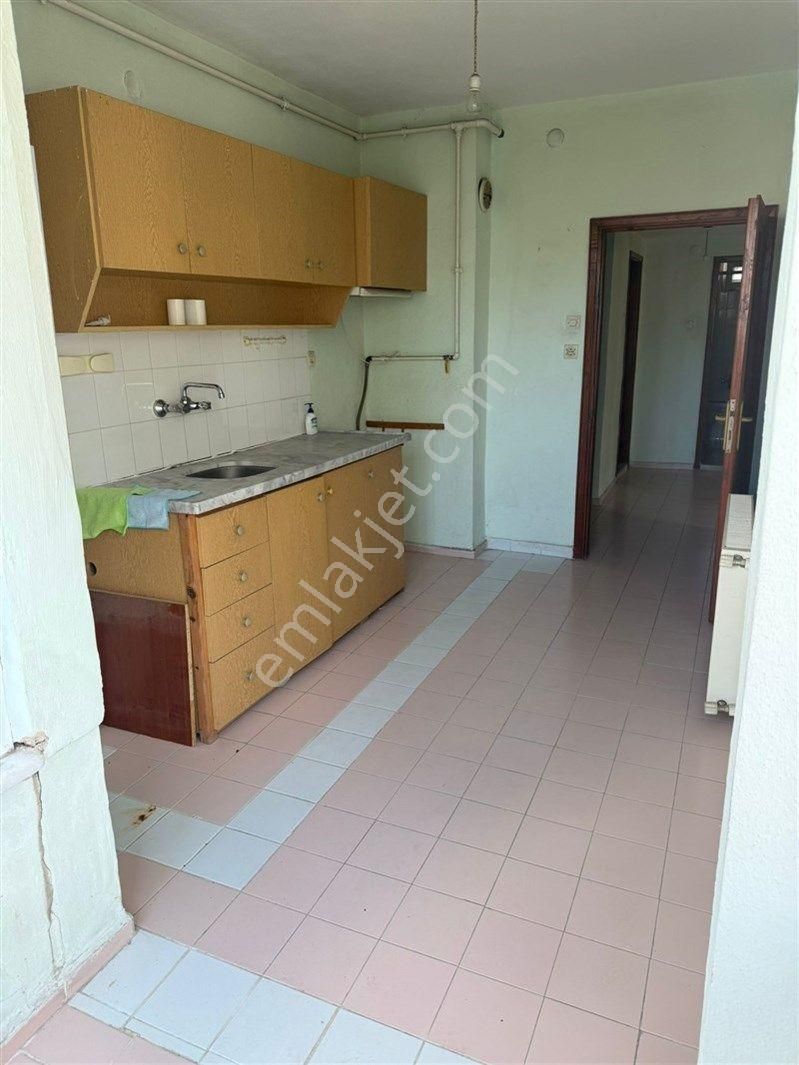 Bursa Güzelyalı Eğitim Mah. Acil Satılık Sahile Yakın 3.kat 3+1 Daire 3.700.000 Tl - Görsel 4